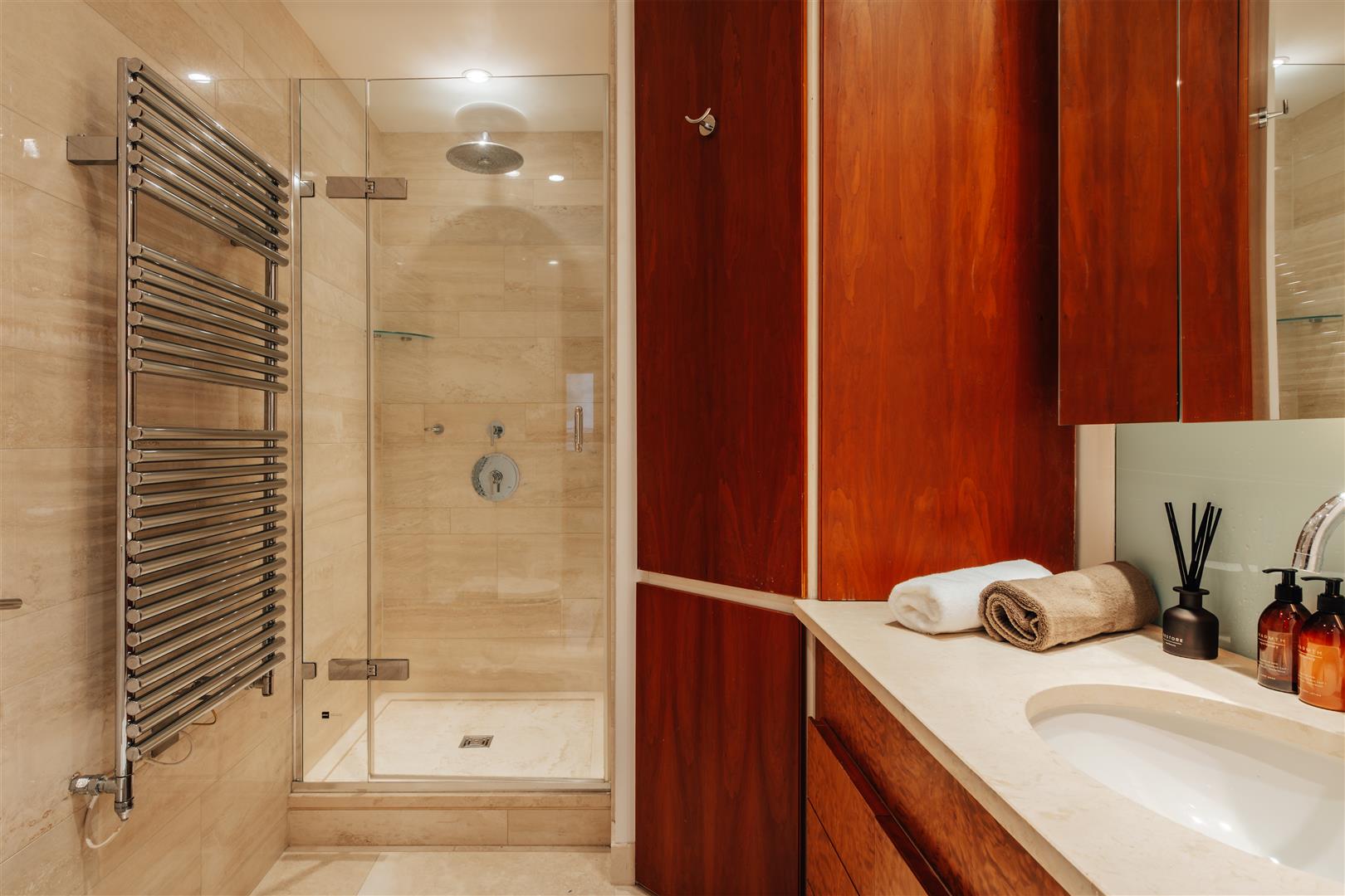 3 bed apartment to rent in Lancelot Place, Knightsbridge 31