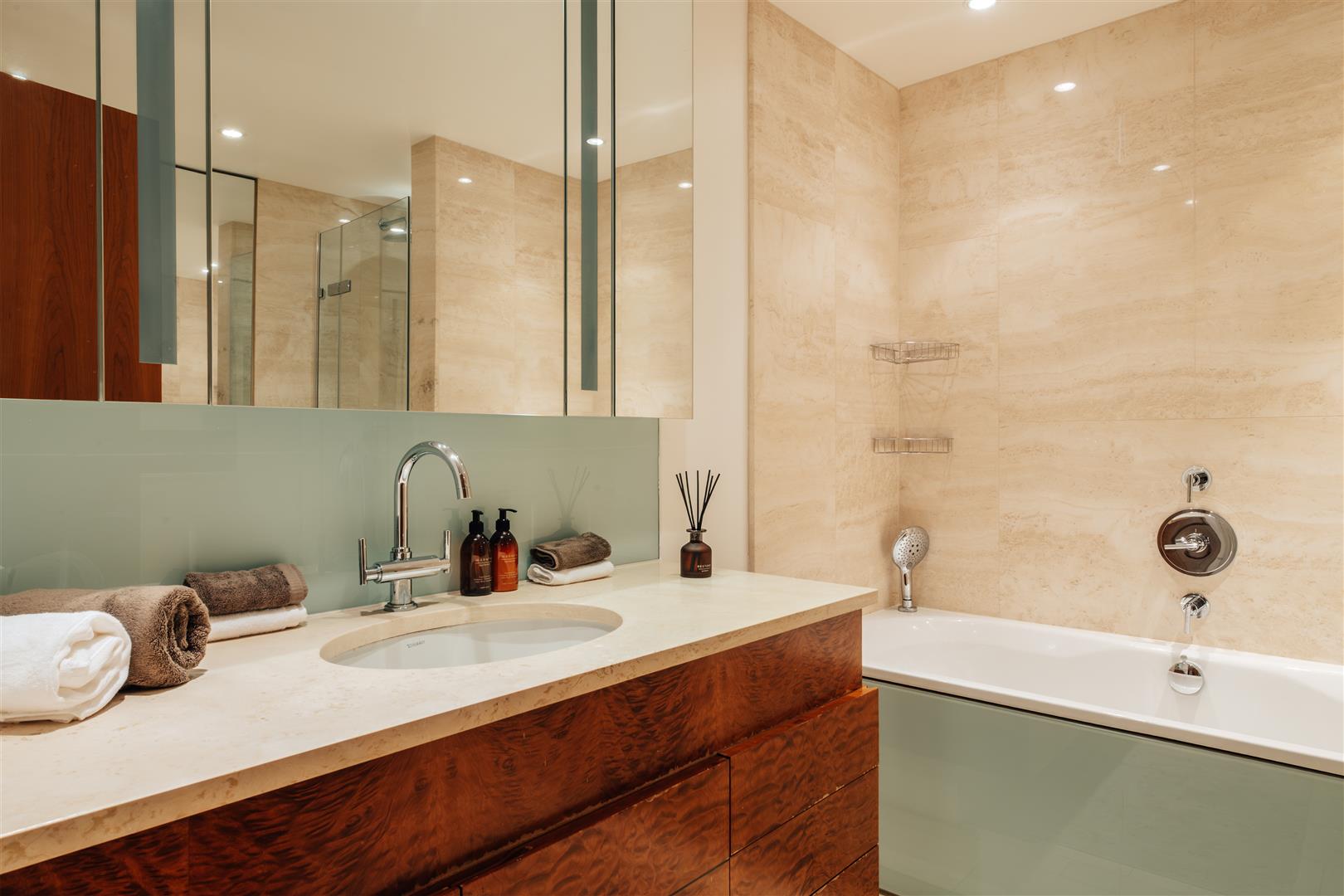 3 bed apartment to rent in Lancelot Place, Knightsbridge 33