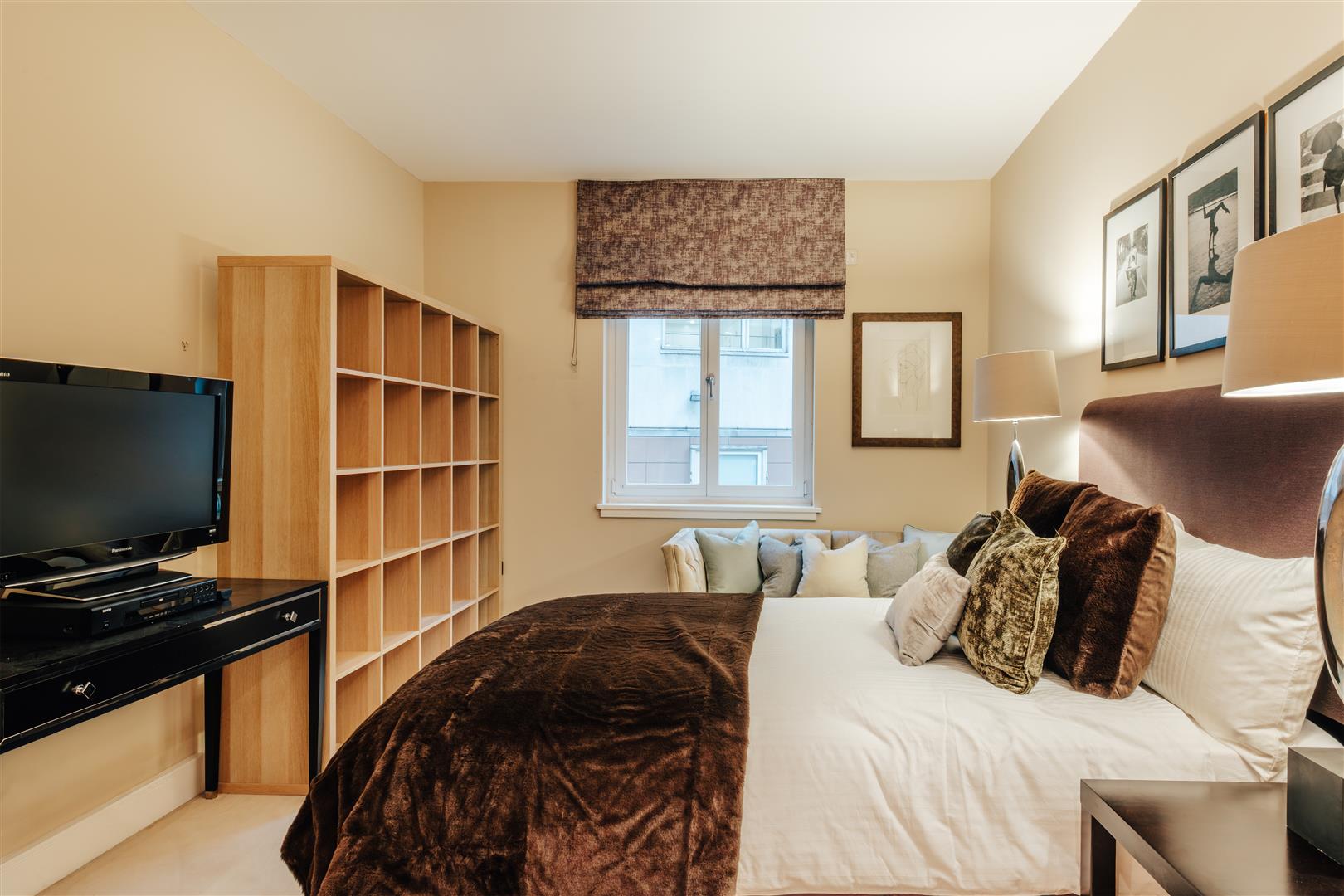 3 bed apartment to rent in Lancelot Place, Knightsbridge  - Property Image 49