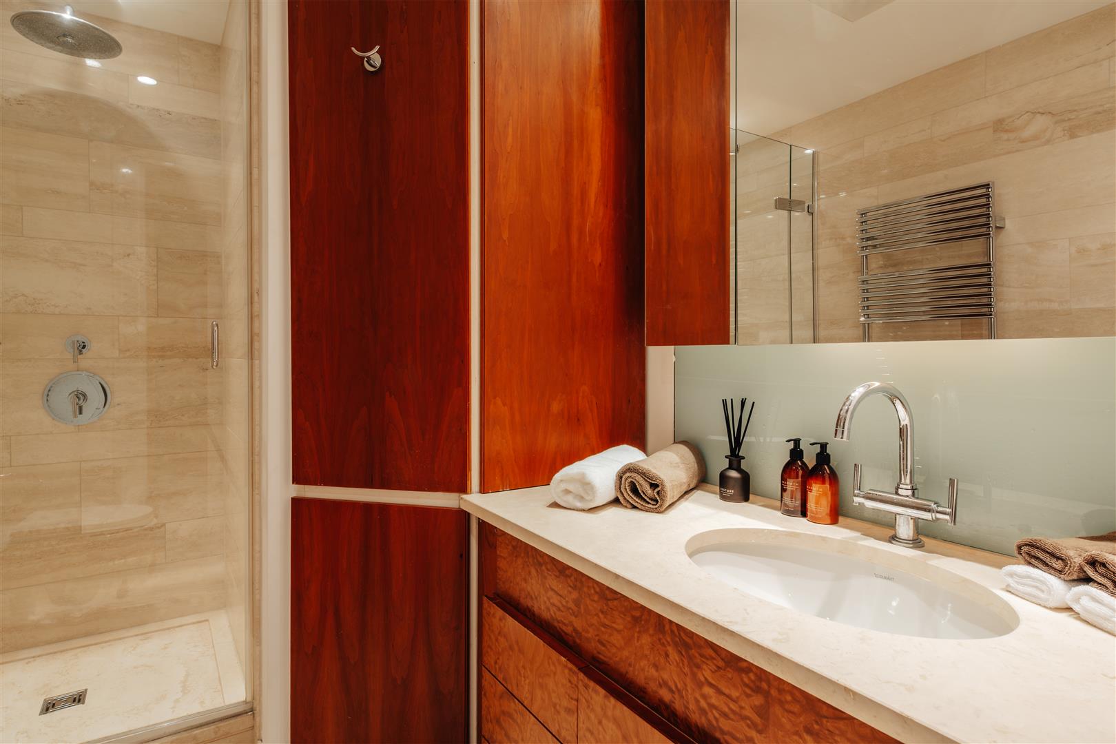 3 bed apartment to rent in Lancelot Place, Knightsbridge  - Property Image 33