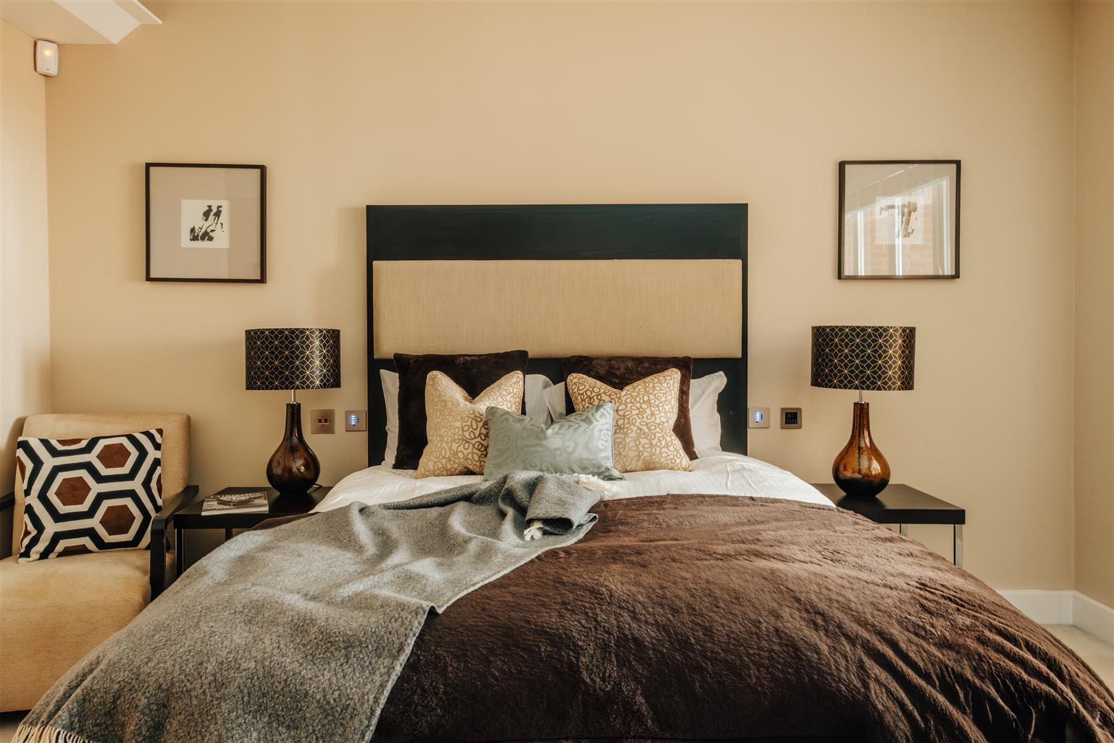 3 bed apartment to rent in Lancelot Place, Knightsbridge  - Property Image 17