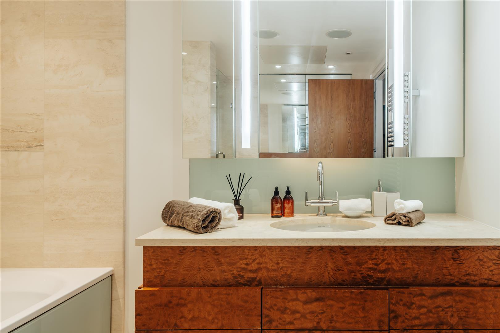 3 bed apartment to rent in Lancelot Place, Knightsbridge  - Property Image 25