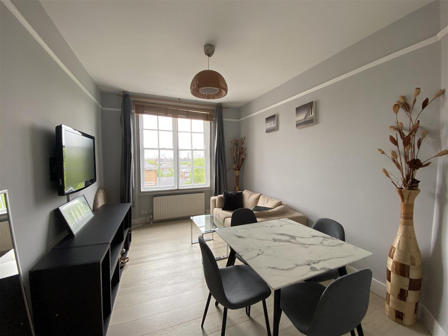2 bed apartment to rent in Grove End Road, London, NW8