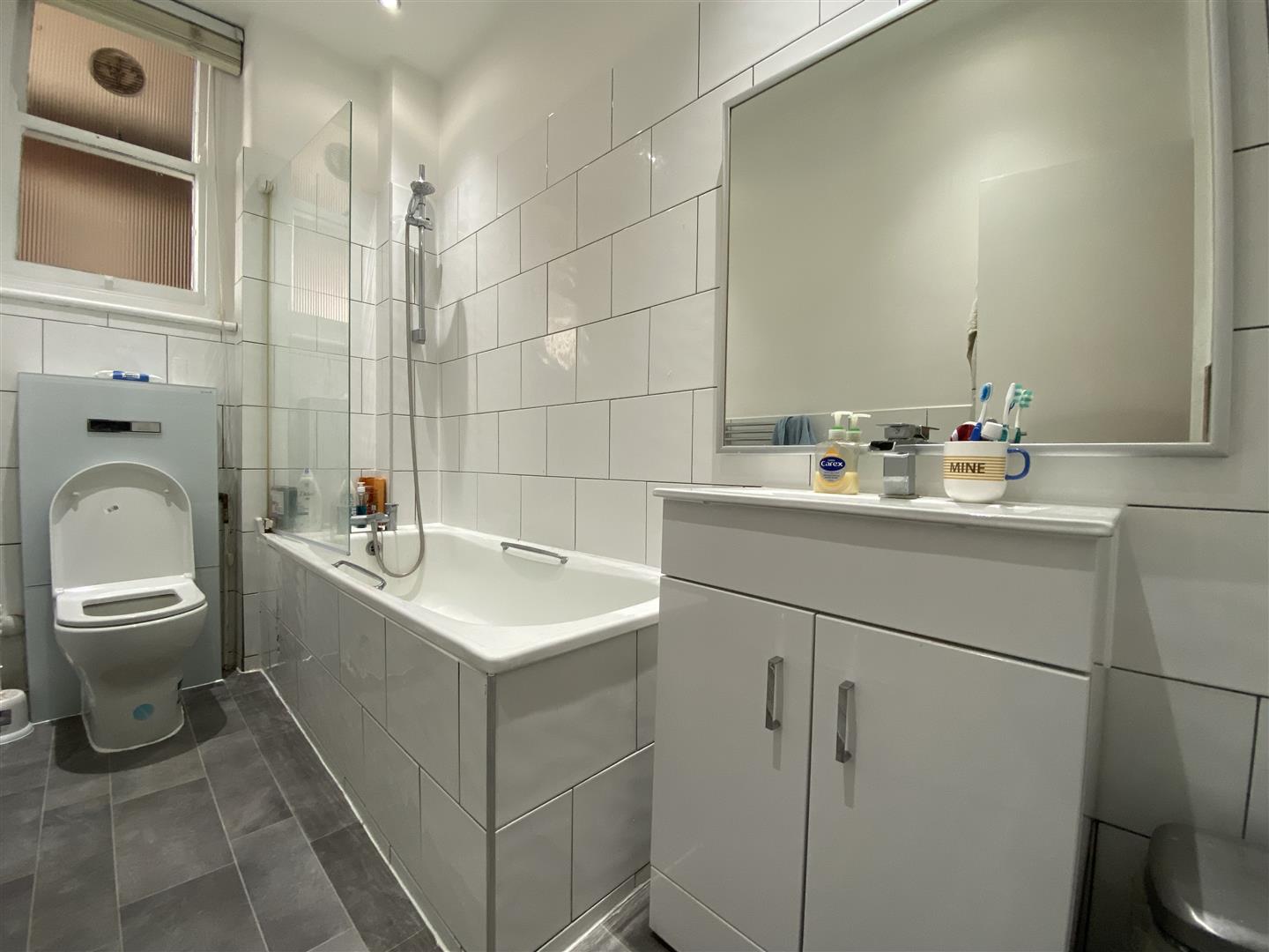 2 bed apartment to rent in Grove End Road, London  - Property Image 10