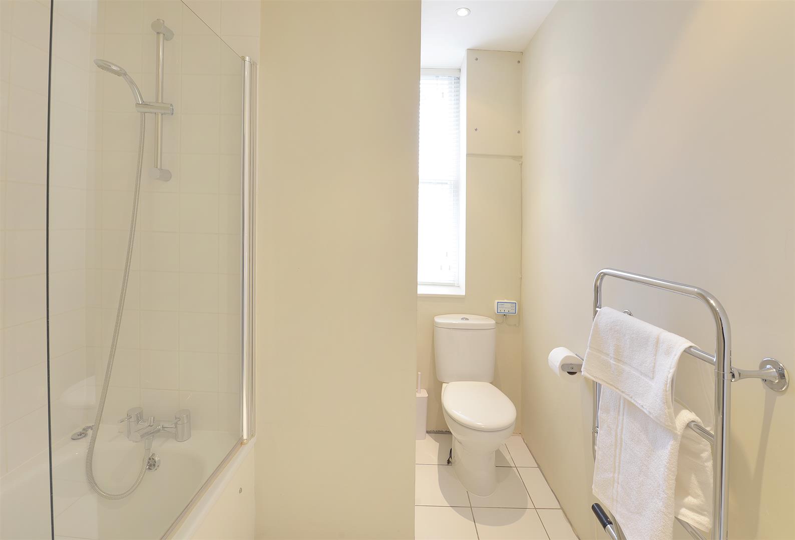 1 bed apartment to rent in Hill Street, London  - Property Image 8