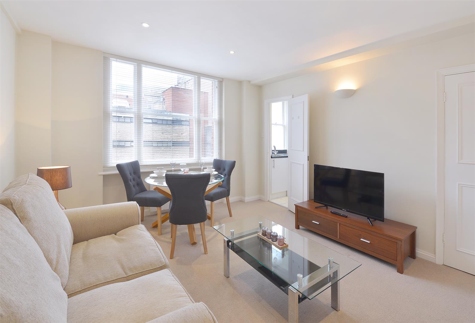 1 bed apartment to rent in Hill Street, London  - Property Image 1