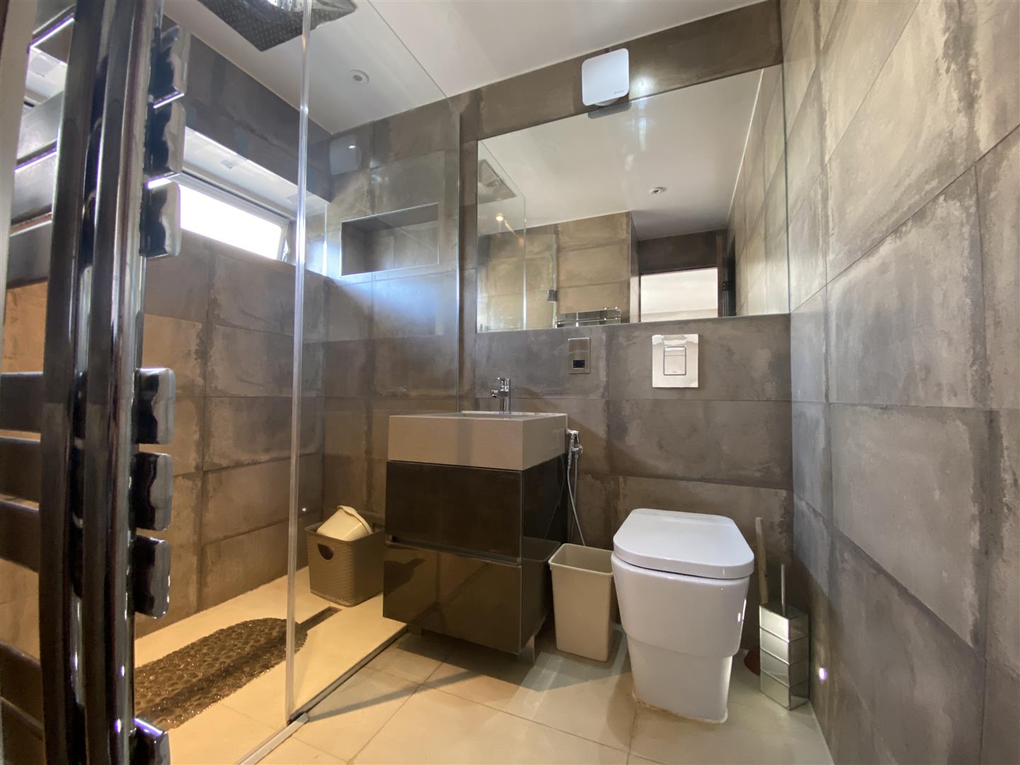 3 bed apartment for sale in The Quadrangle, London 6