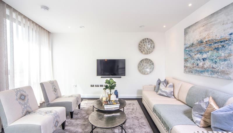 2 bed flat to rent in Charles Clowes Walk, London  - Property Image 3