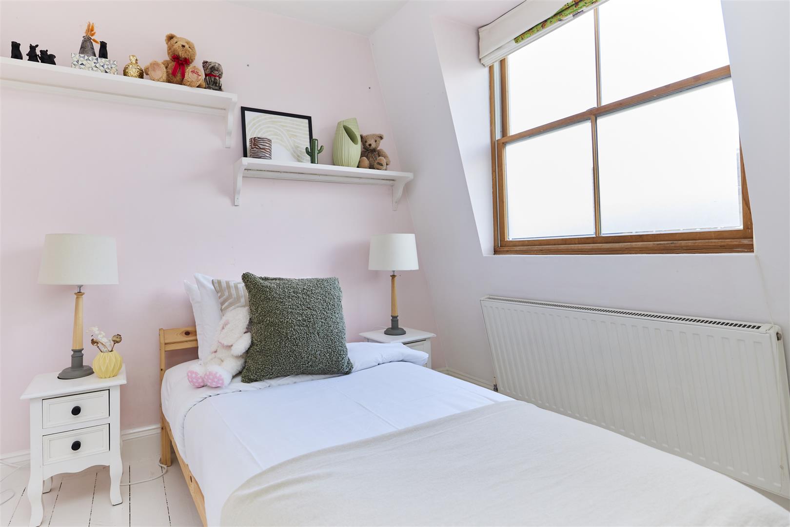 4 bed house for sale in Rosemont Road, London 33