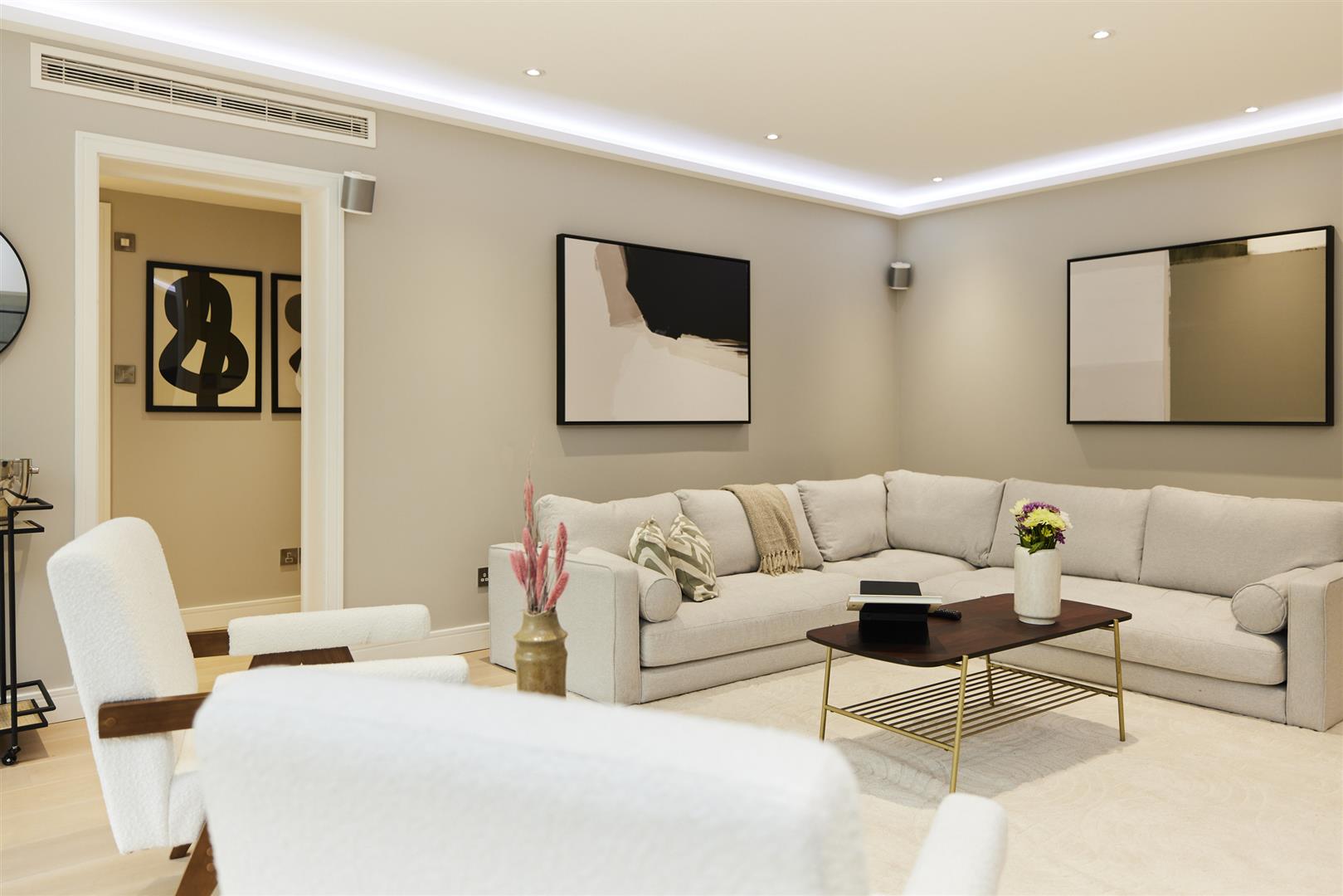 6 bed detached house for sale in Park View Road, London 4