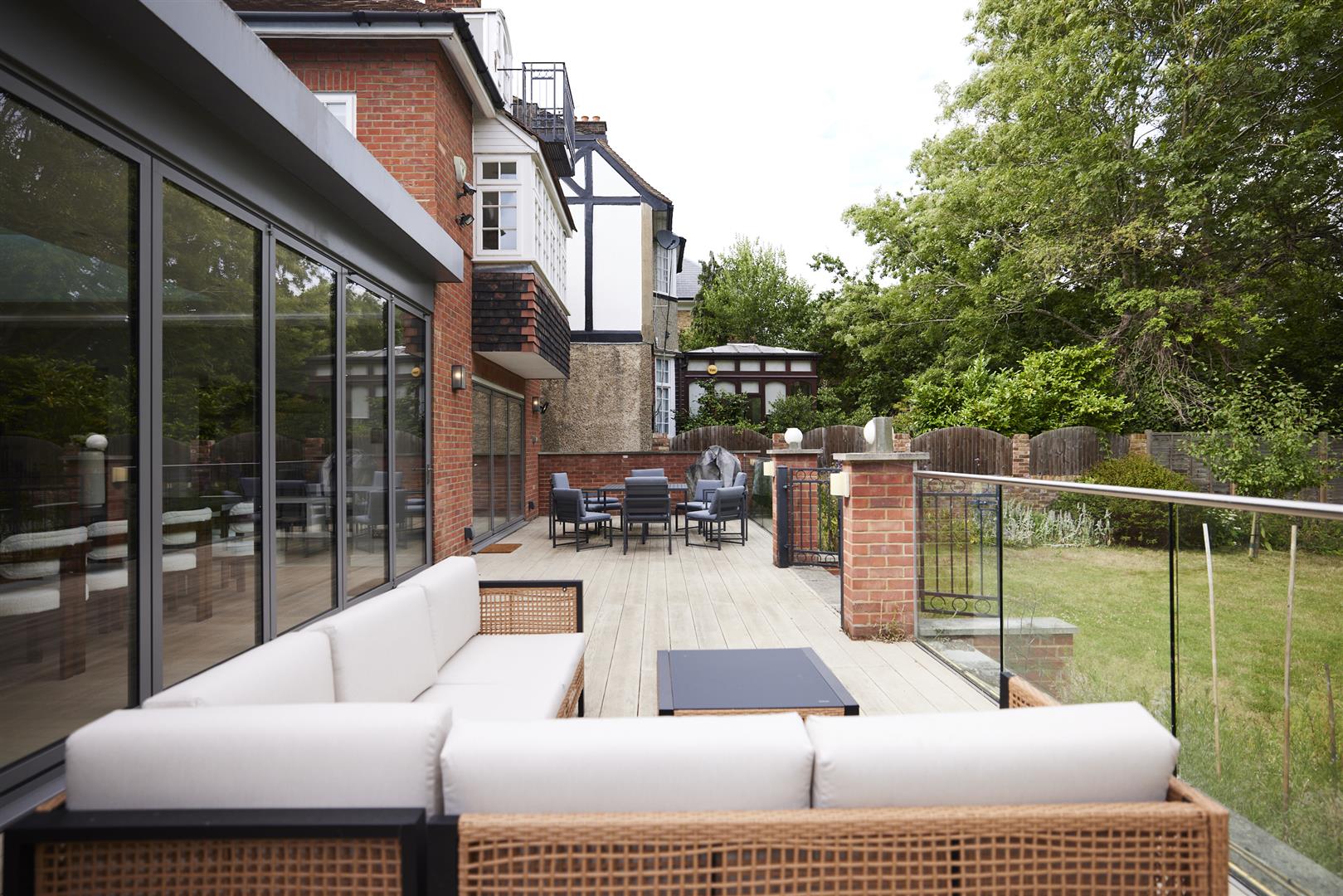 6 bed detached house for sale in Park View Road, London 24