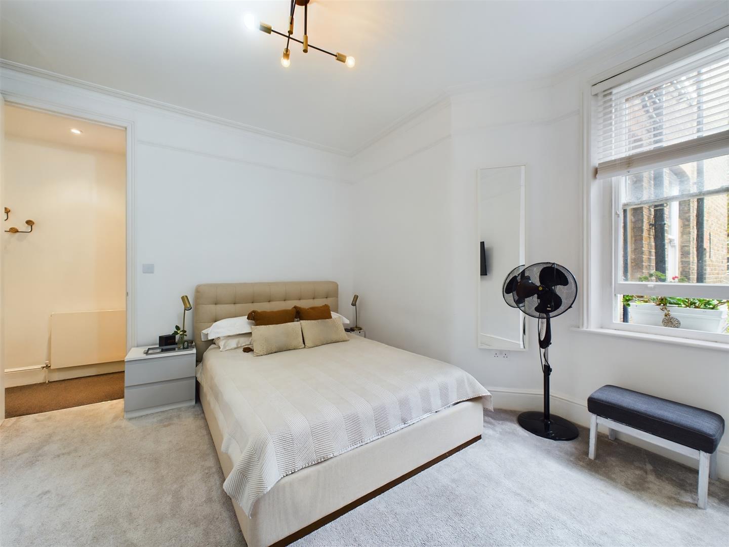 1 bed flat for sale in Widley Road, London  - Property Image 16