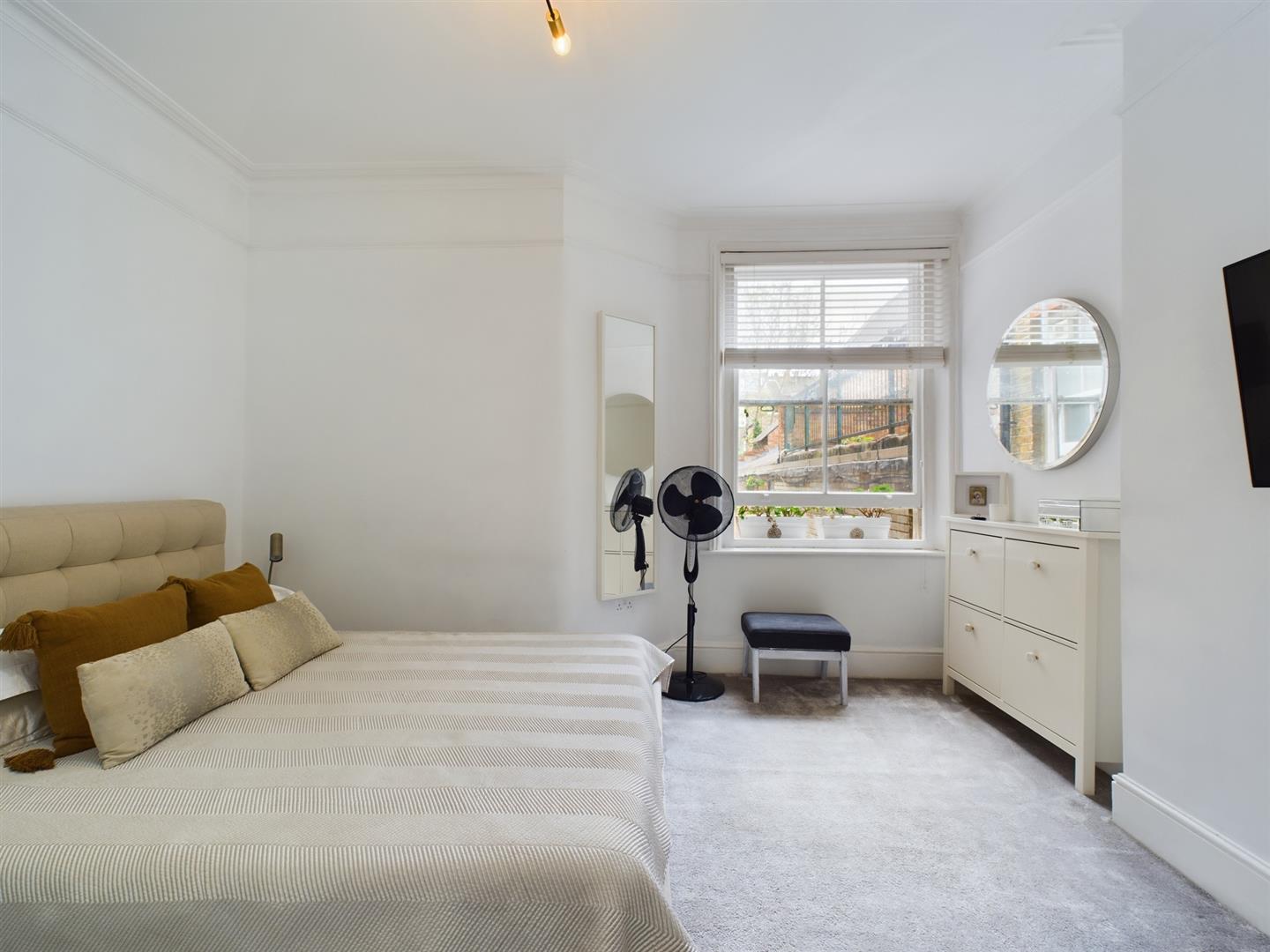 1 bed flat for sale in Widley Road, London  - Property Image 18