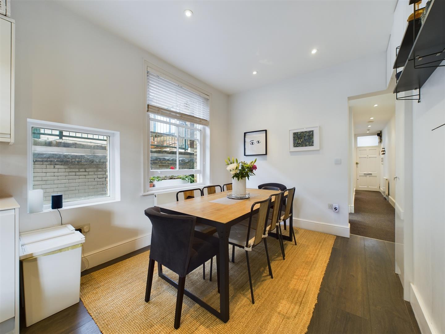 1 bed flat for sale in Widley Road, London  - Property Image 8