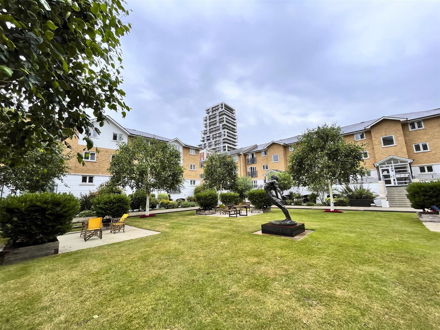 2 bed flat for sale in Cotton Row, London  - Property Image 38