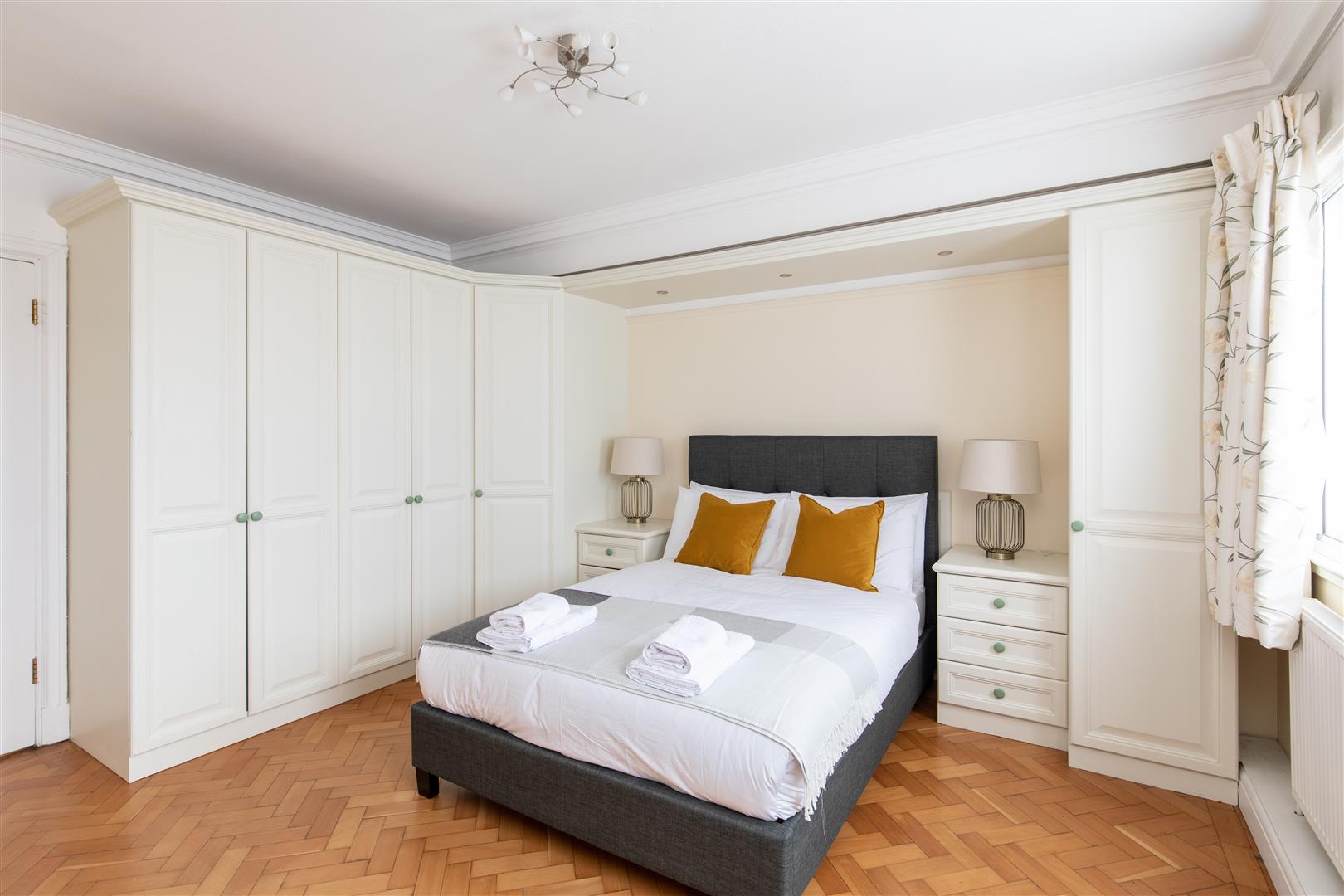3 bed apartment for sale in Baker Street, London 7