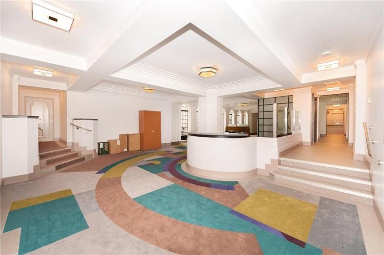 2 bed flat for sale in Gloucester Place, London 13