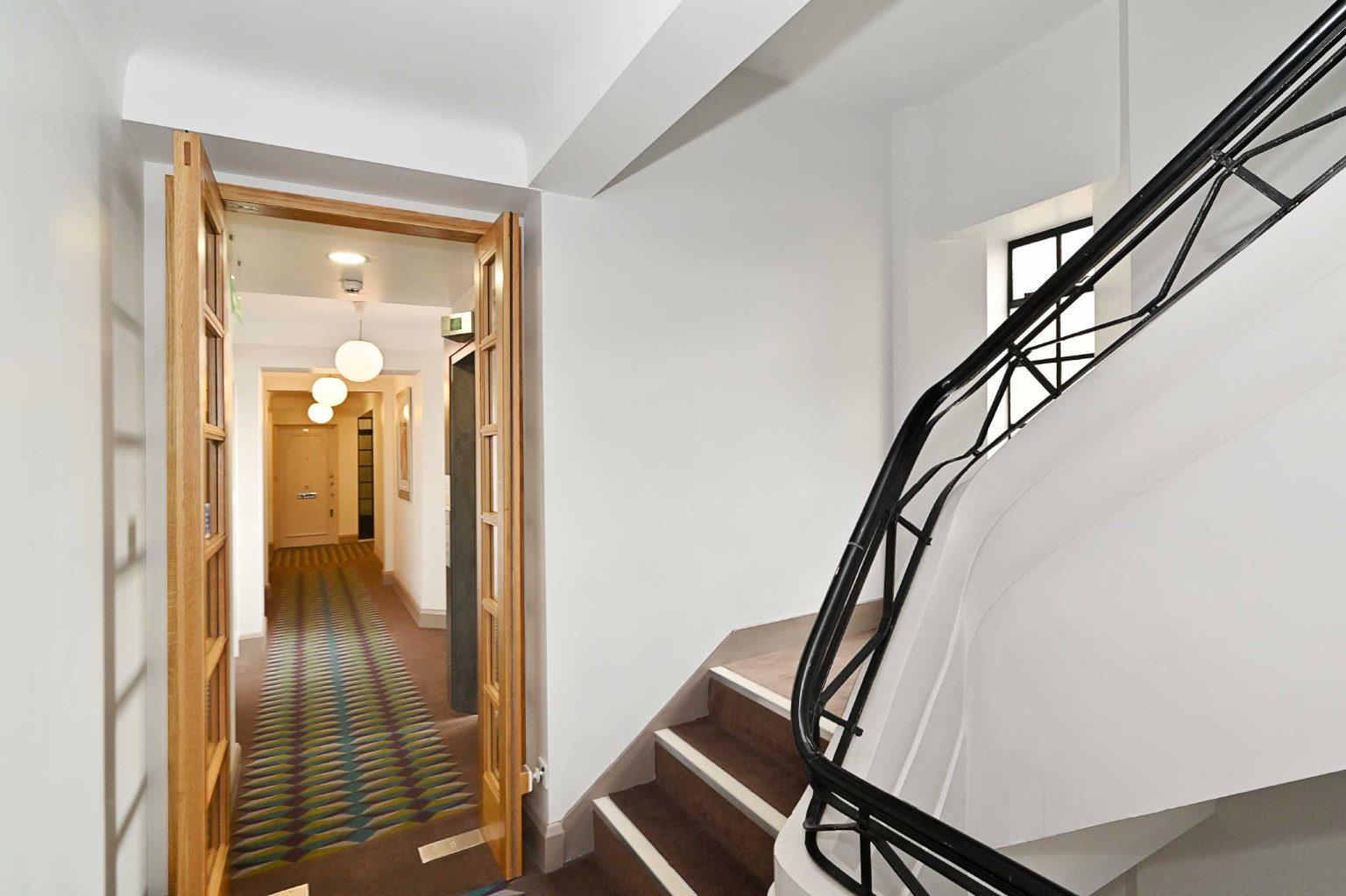 2 bed flat for sale in Gloucester Place, London 10