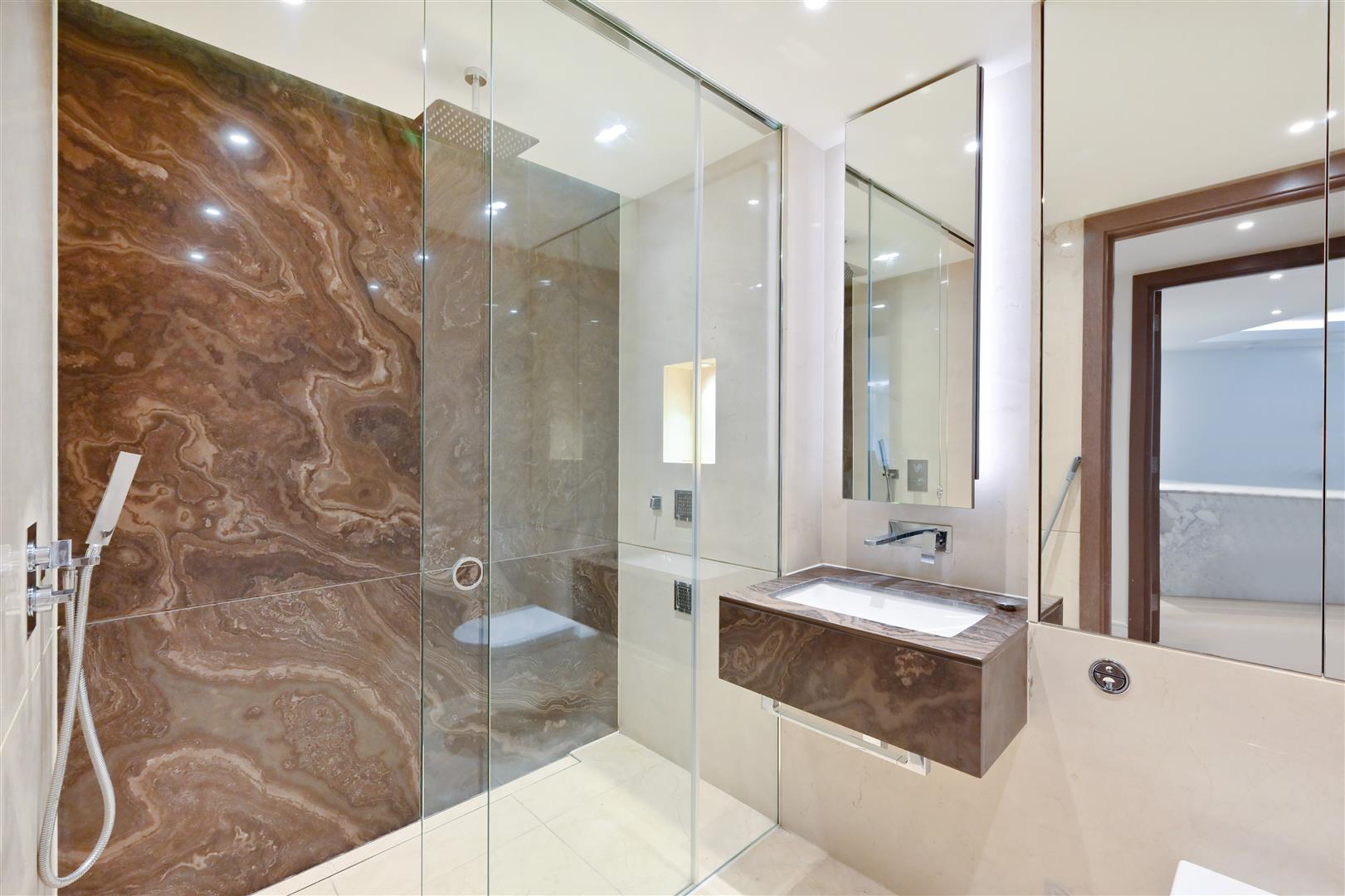 2 bed flat for sale in Chelsea Creek, London 9