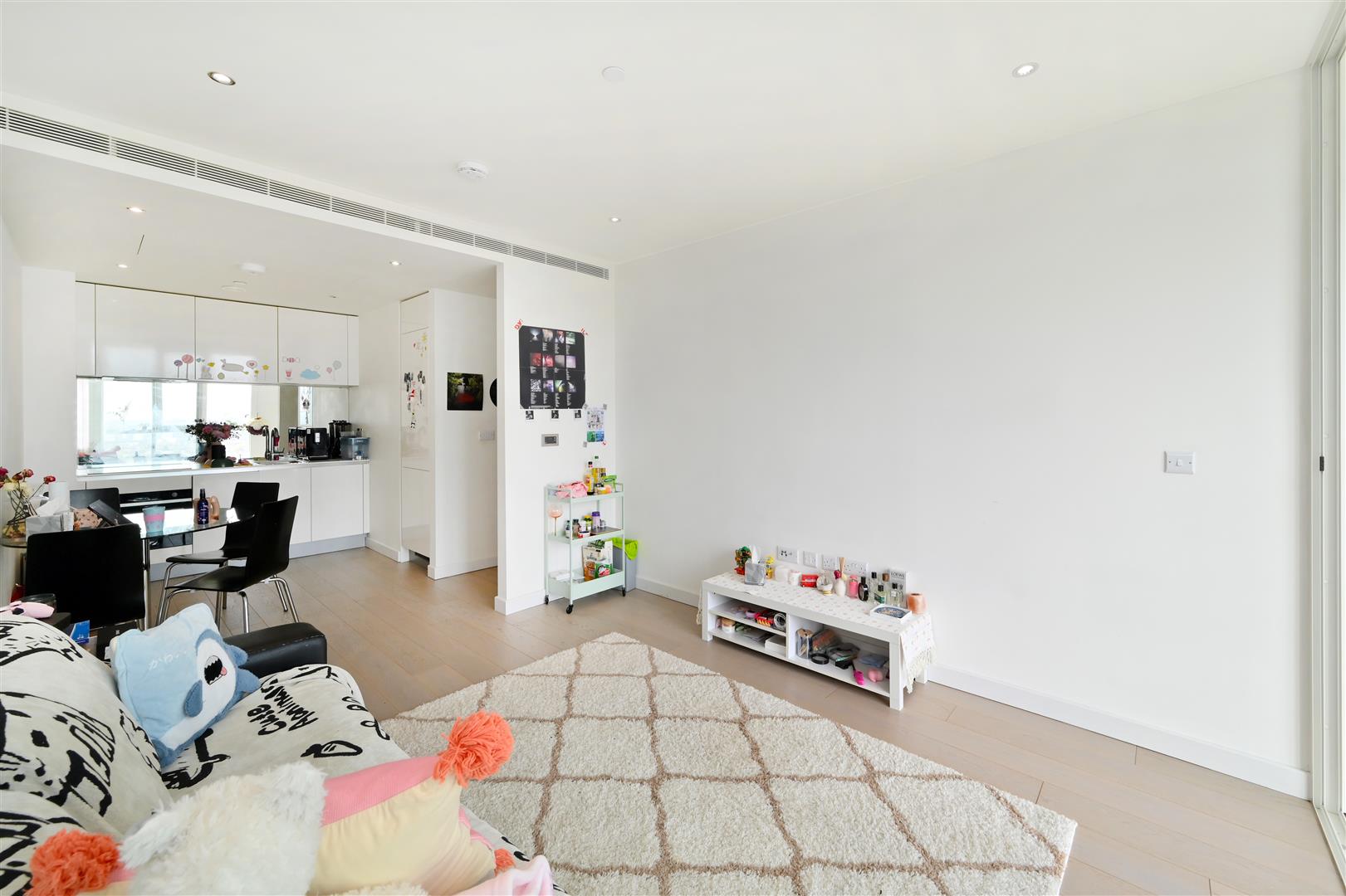 1 bed flat for sale in Wandsworth Road, London  - Property Image 5