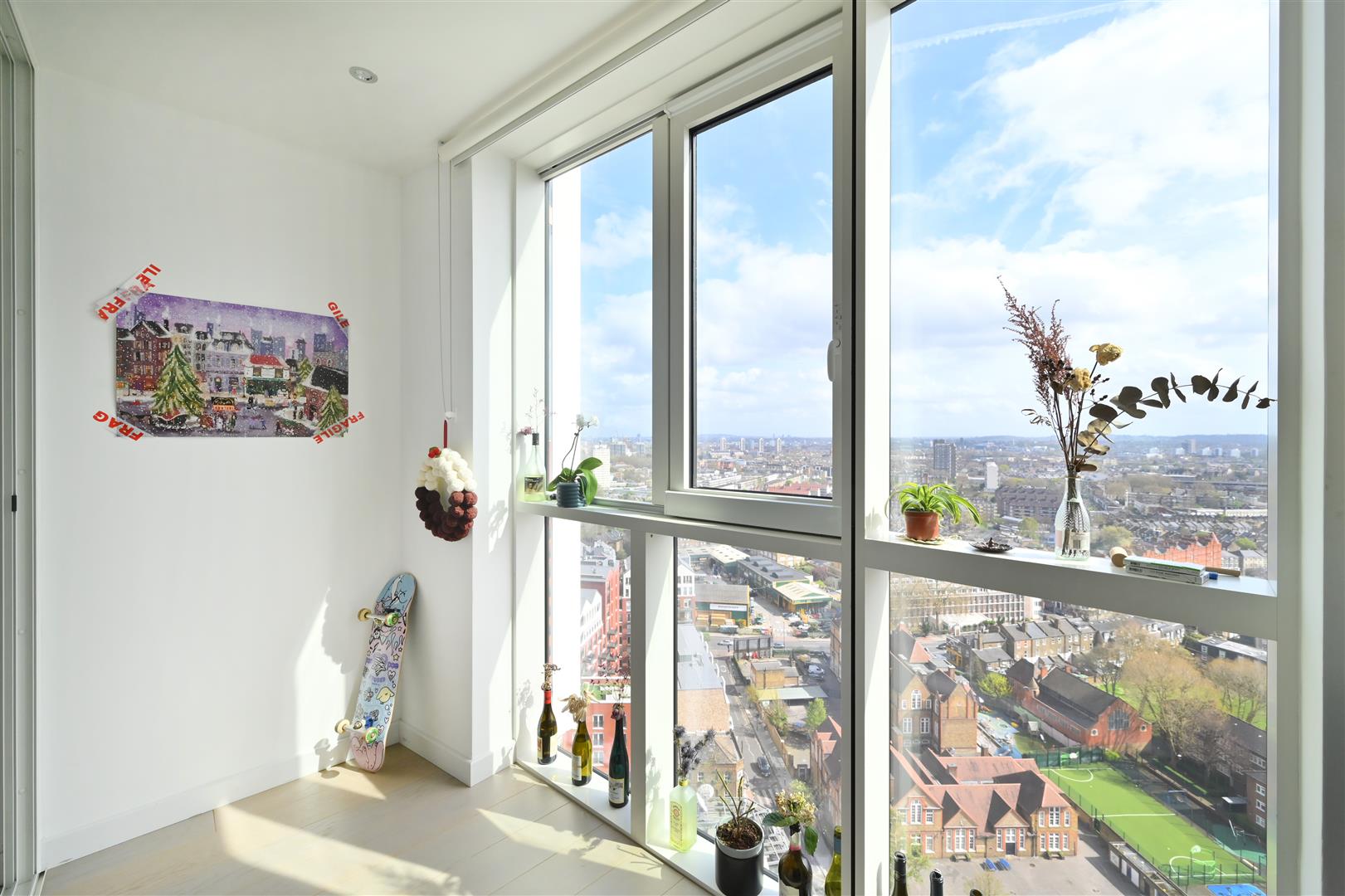 1 bed flat for sale in Wandsworth Road, London  - Property Image 2
