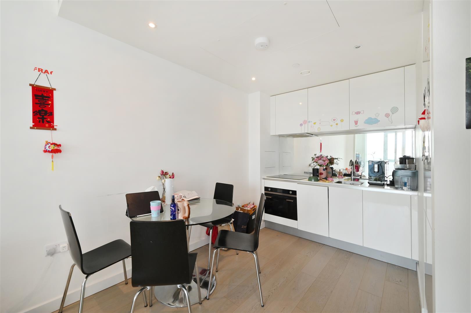 1 bed flat for sale in Wandsworth Road, London  - Property Image 4
