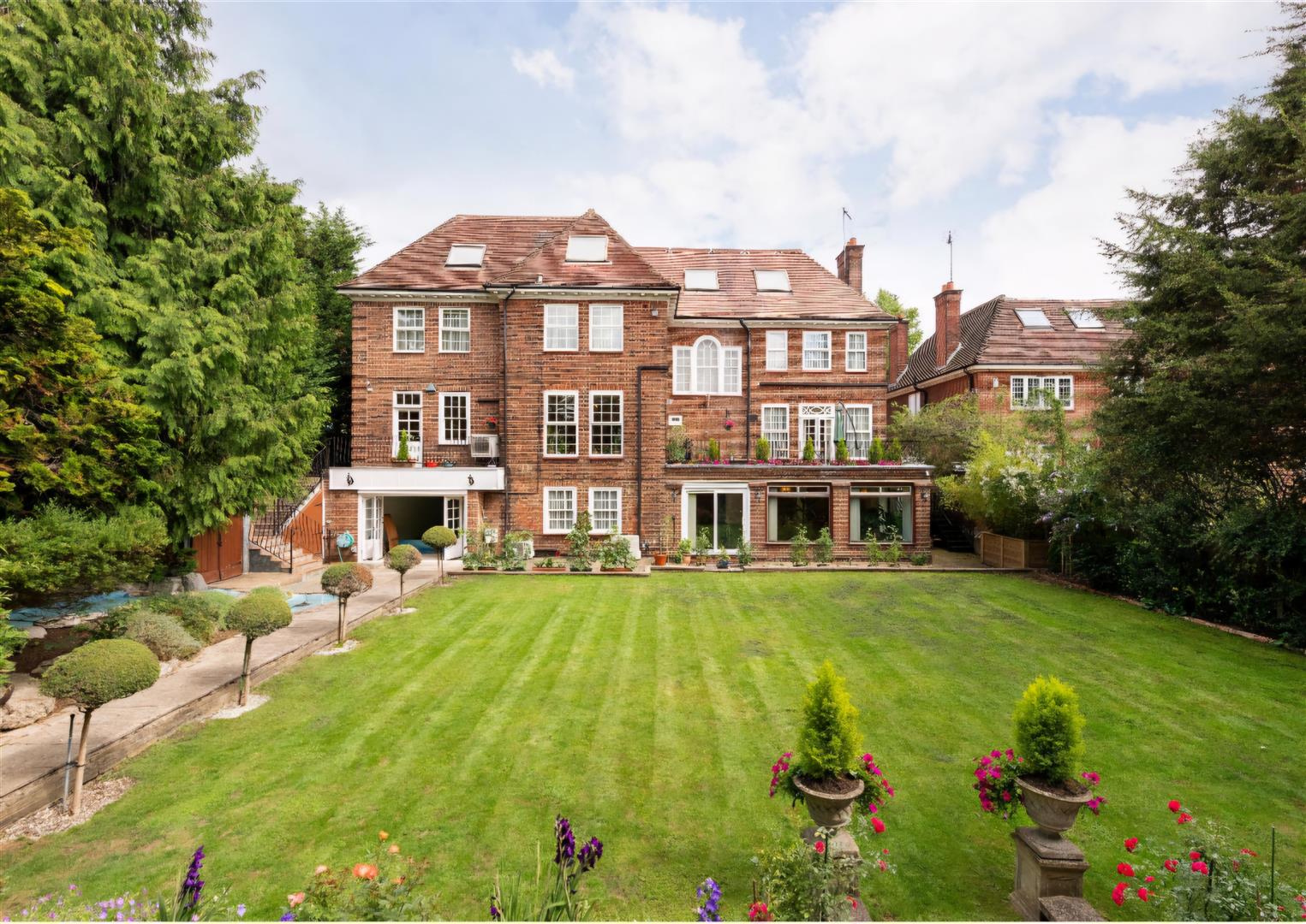 13 bed detached house for sale in Hocroft Road, London 10