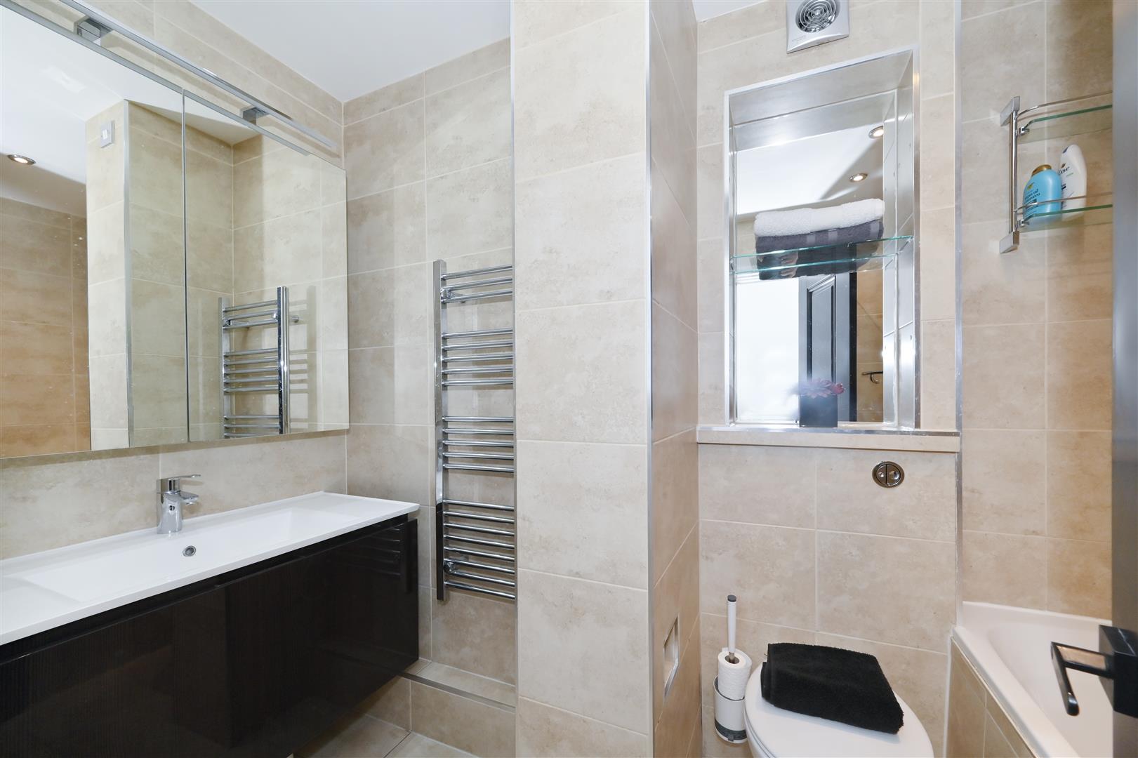 2 bed flat for sale in Hertford Street, London 12