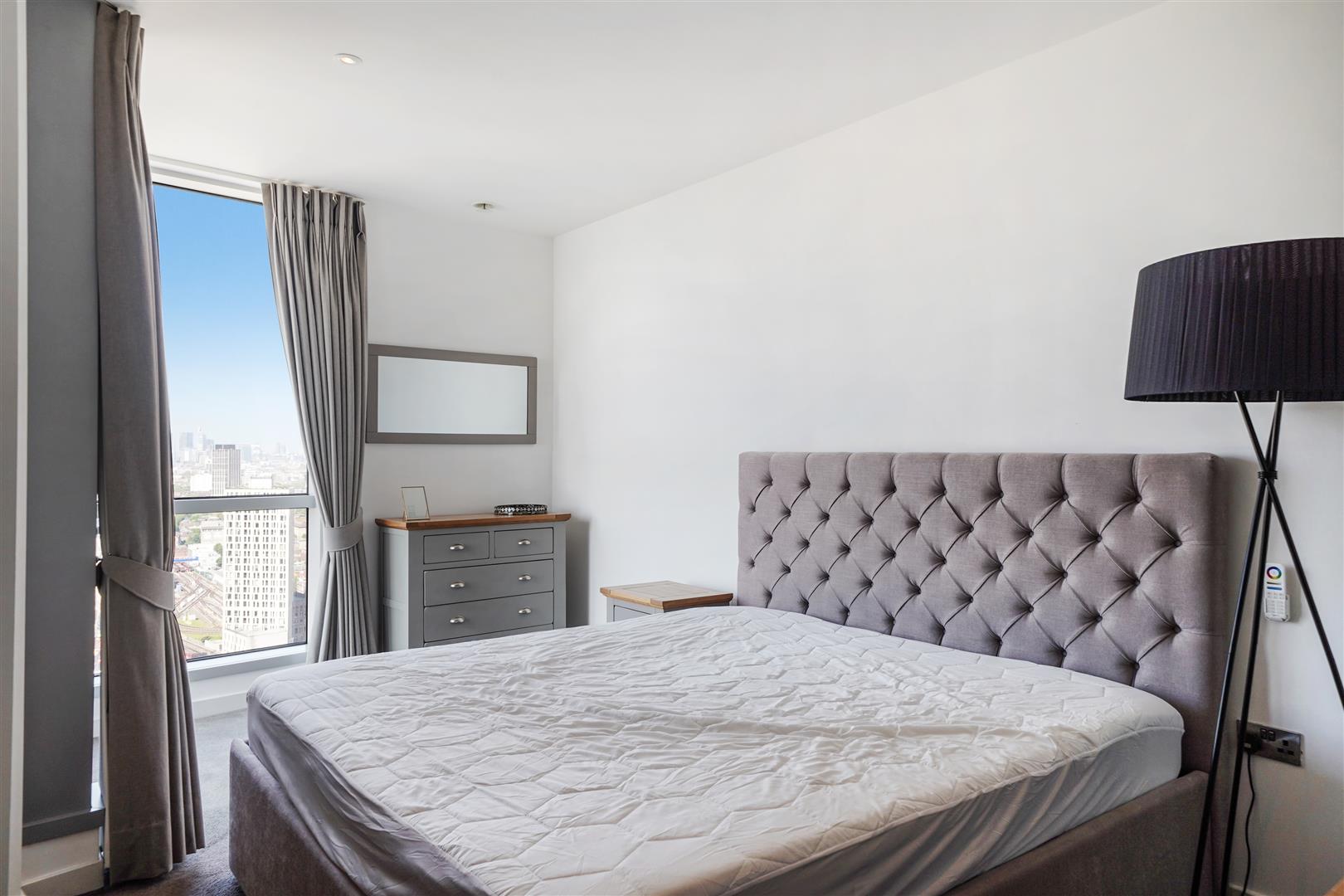 2 bed flat to rent in Biscayne Avenue, London 11