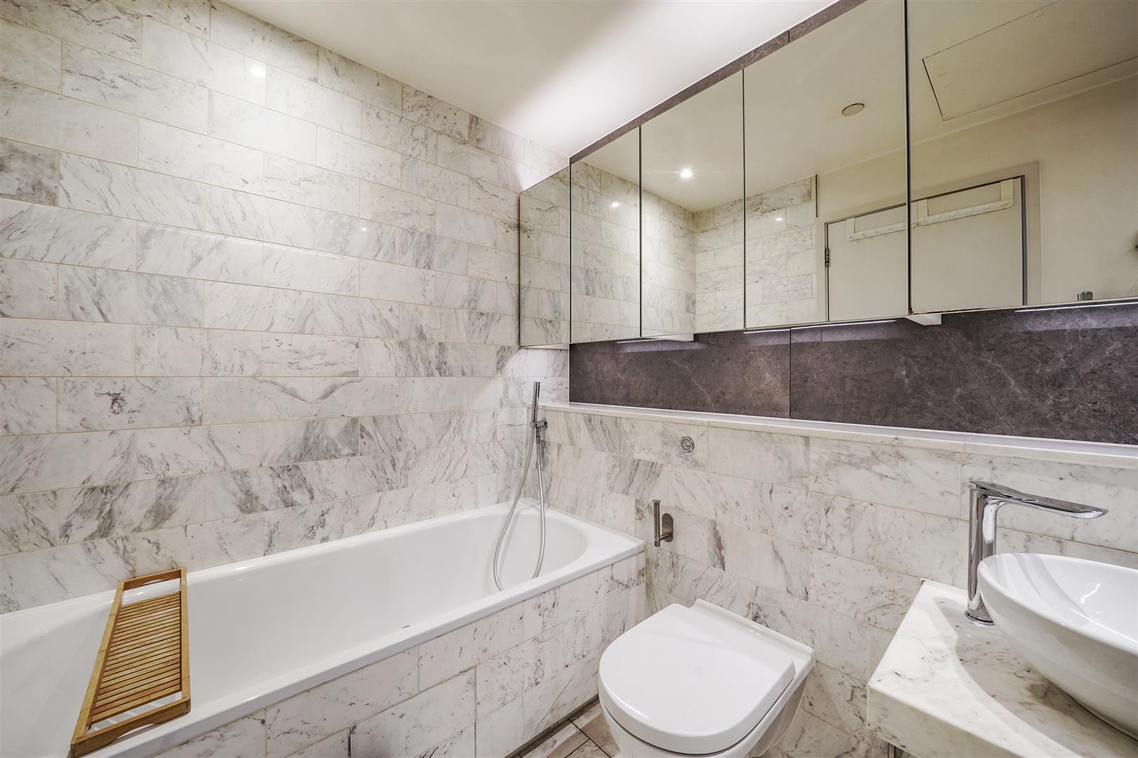 2 bed flat to rent in Biscayne Avenue, London 9