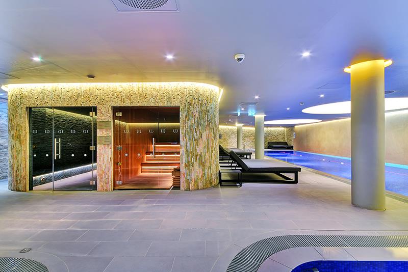 2 bed flat to rent in Biscayne Avenue, London 16