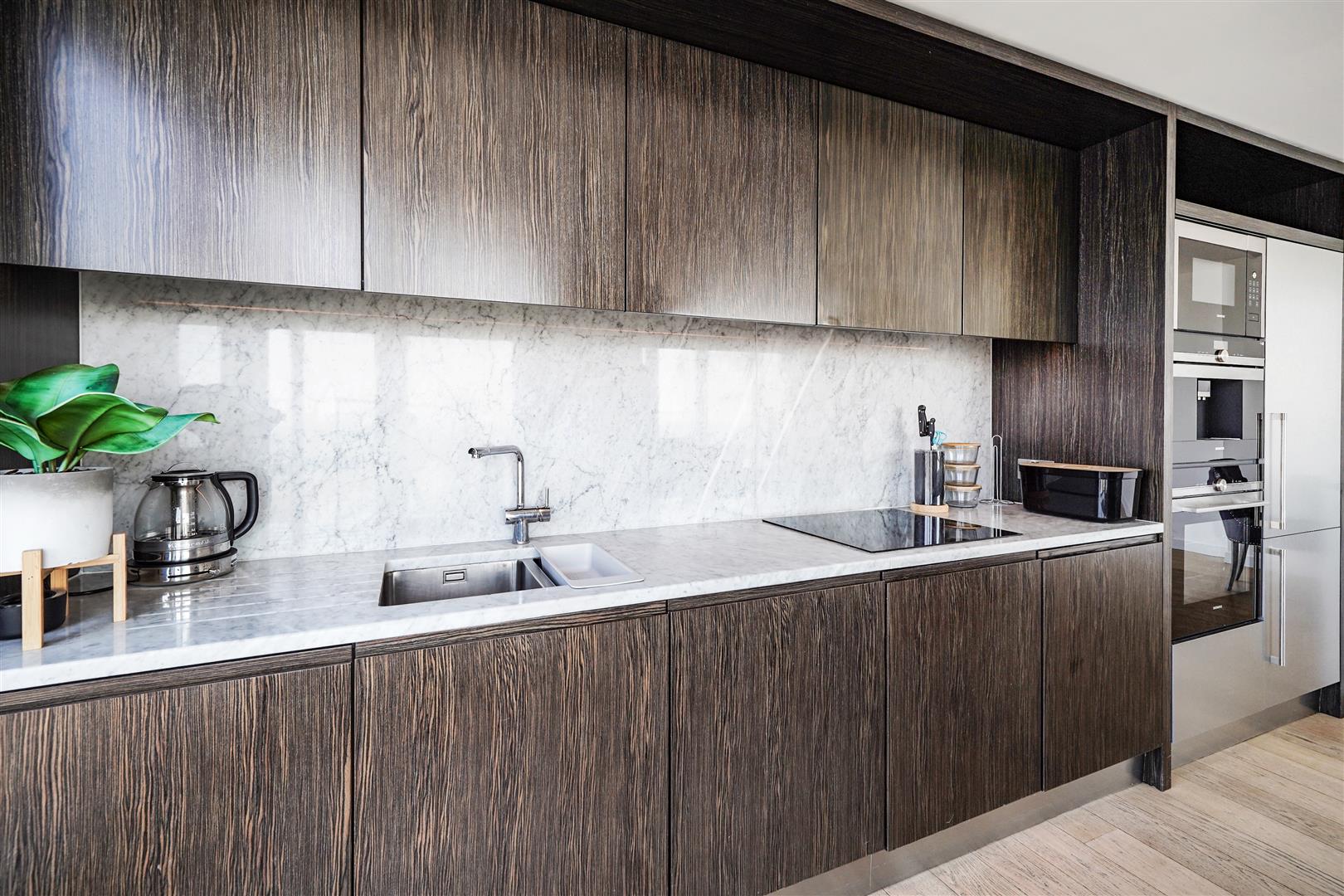 2 bed flat to rent in Biscayne Avenue, London 5