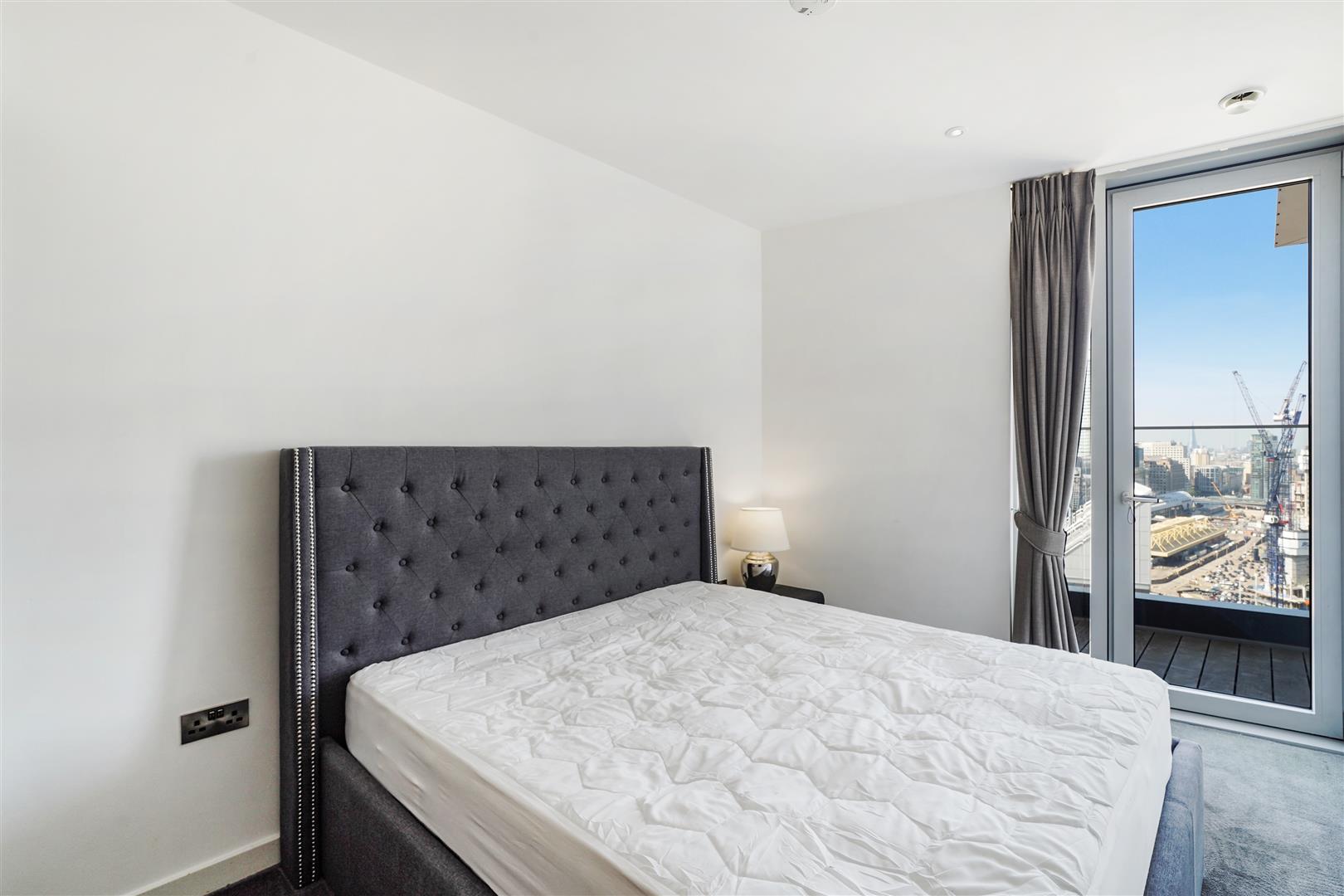 2 bed flat to rent in Biscayne Avenue, London 12