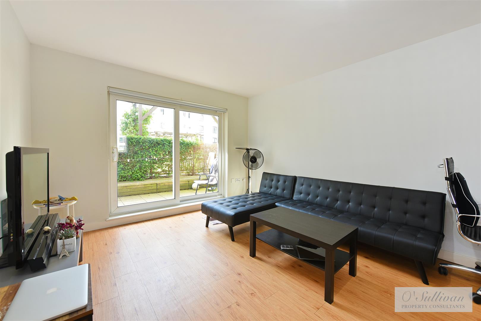 2 bed apartment for sale in Boulevard Drive, London  - Property Image 3