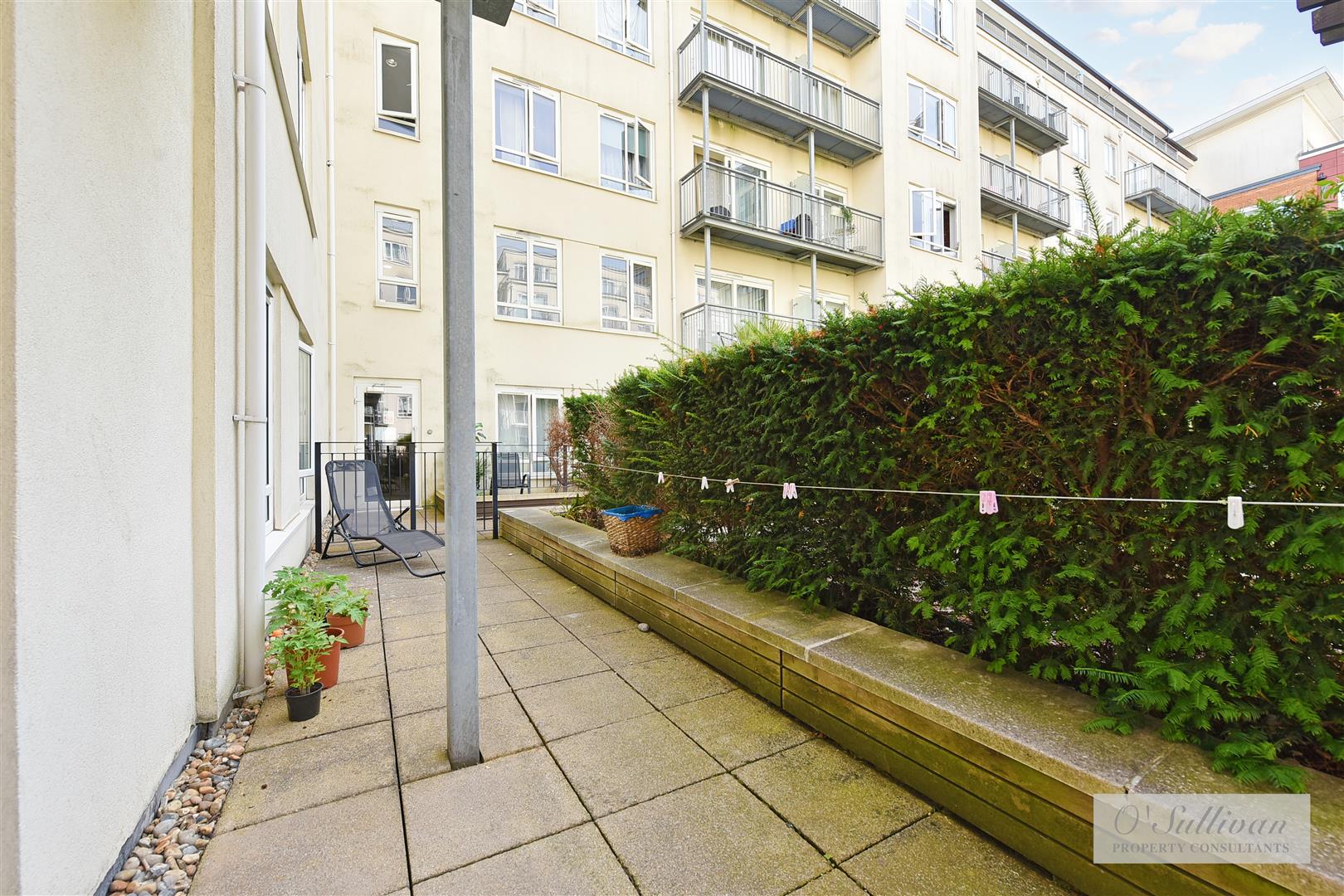 2 bed apartment for sale in Boulevard Drive, London 3