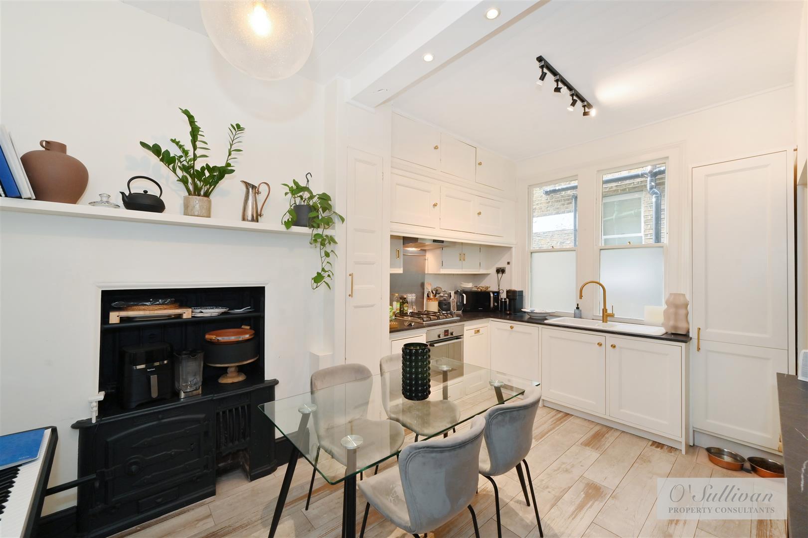 2 bed flat for sale in St. Quintin Avenue, London 10