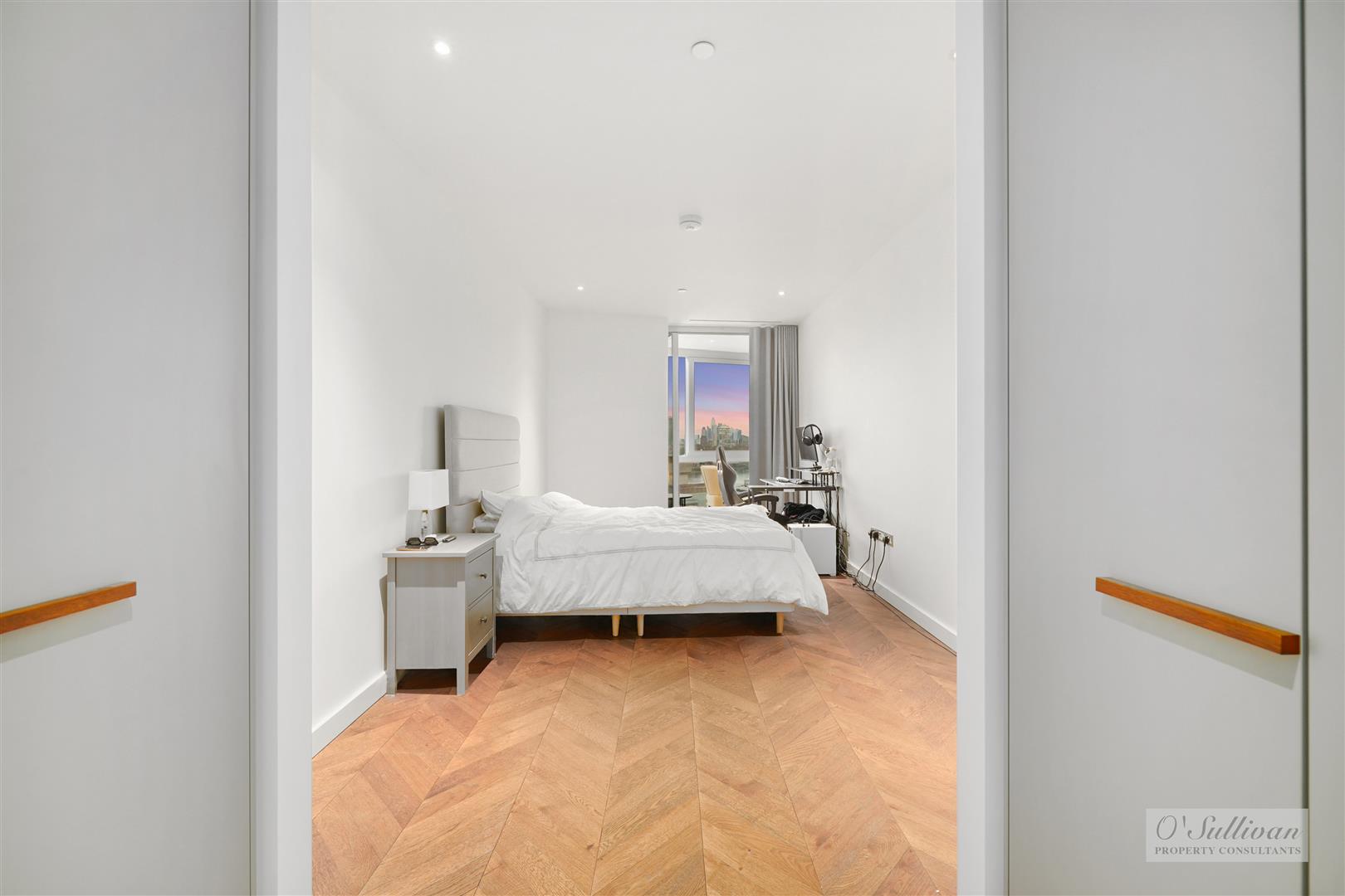 2 bed apartment for sale in Prospect Way, London 12