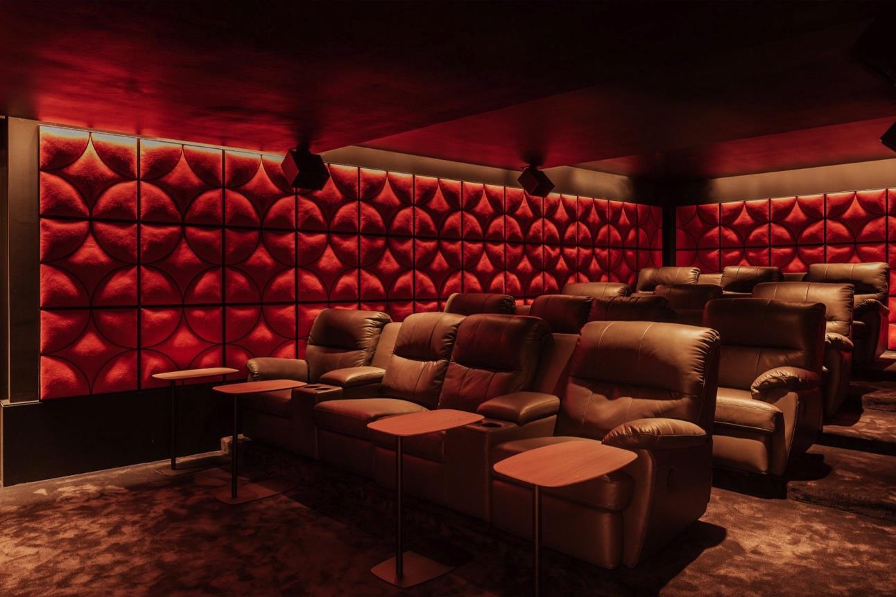 2 bed apartment for sale in Prospect Way, London 21