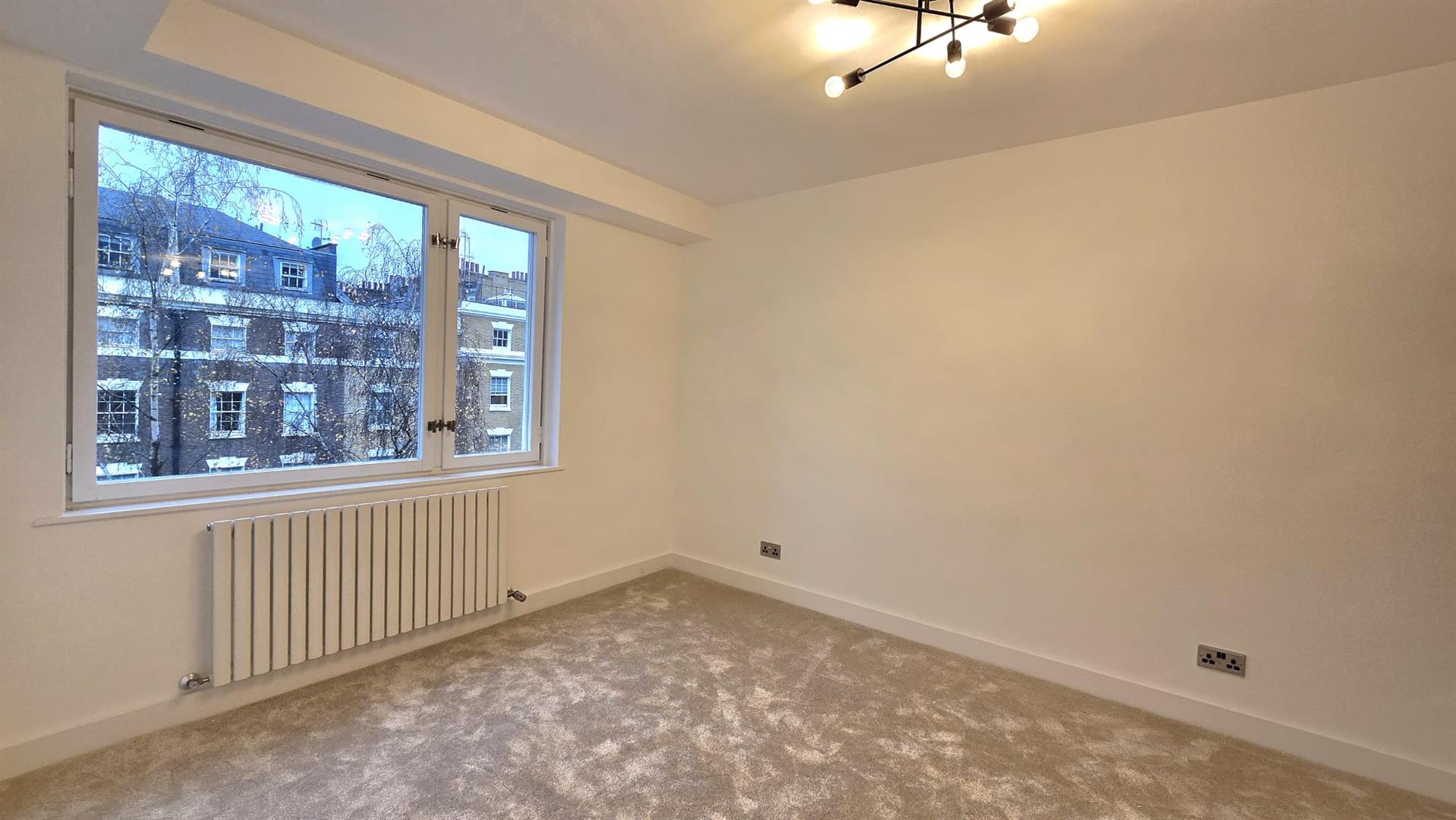 1 bed flat for sale in Southwick Street, London  - Property Image 14