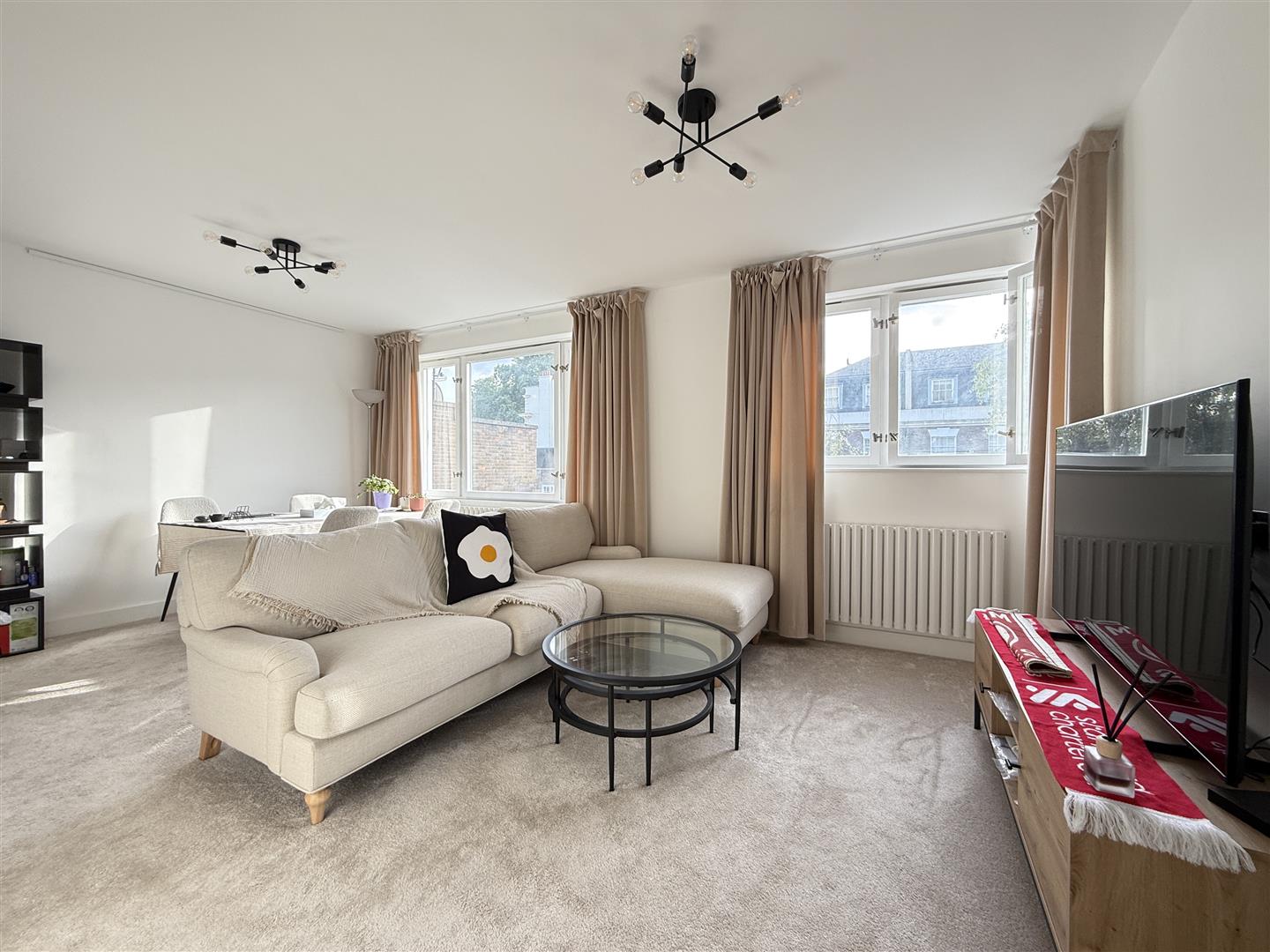 1 bed flat for sale in Southwick Street, London 2