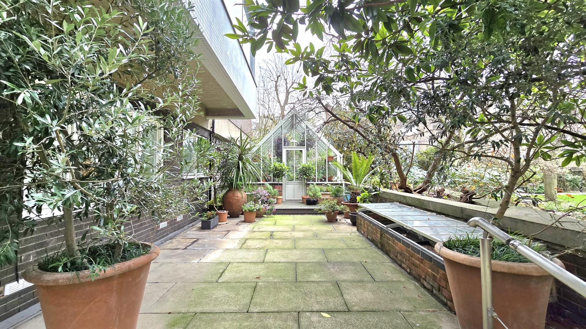 1 bed flat for sale in Southwick Street, London 24