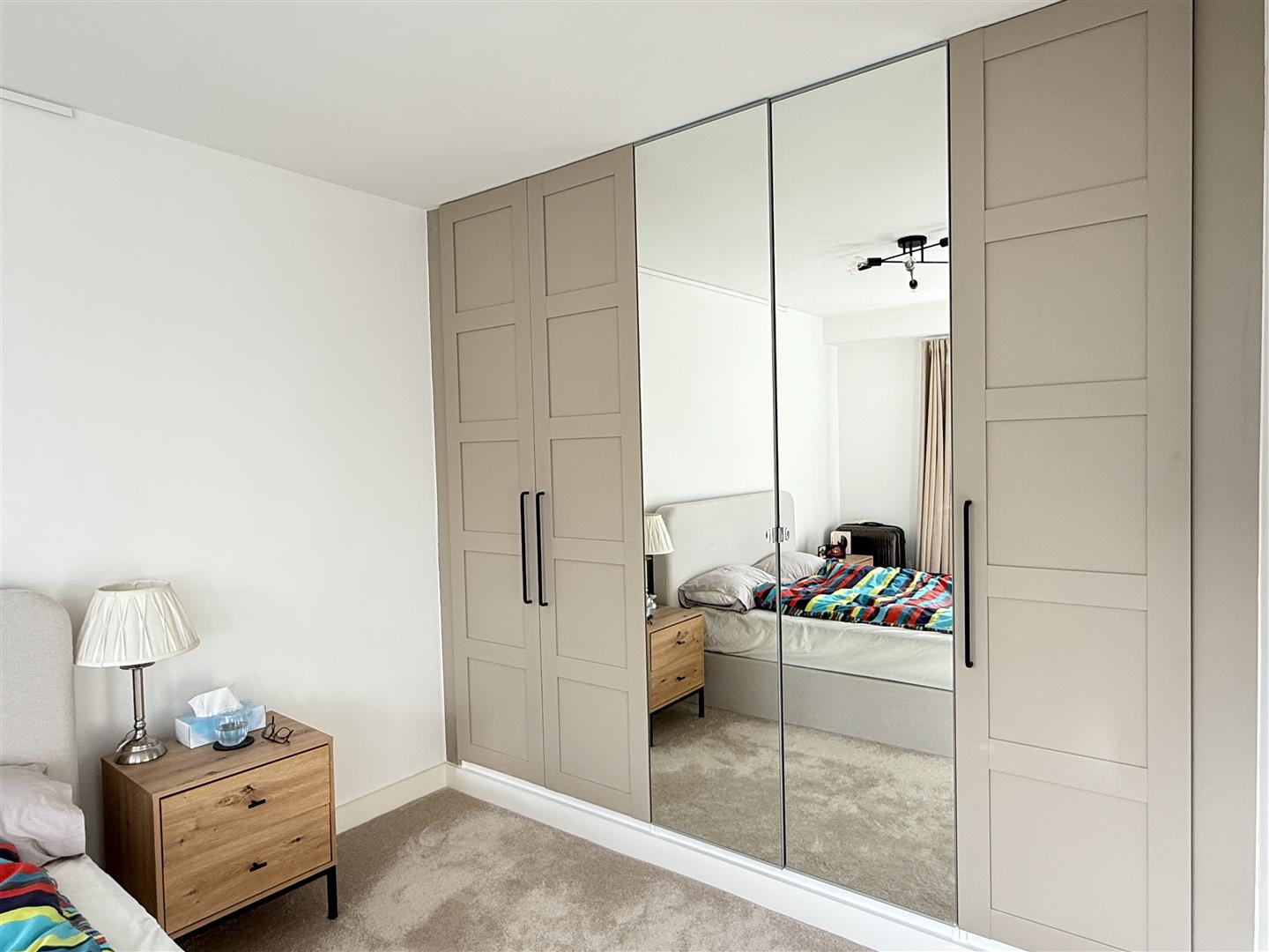 1 bed flat for sale in Southwick Street, London  - Property Image 6