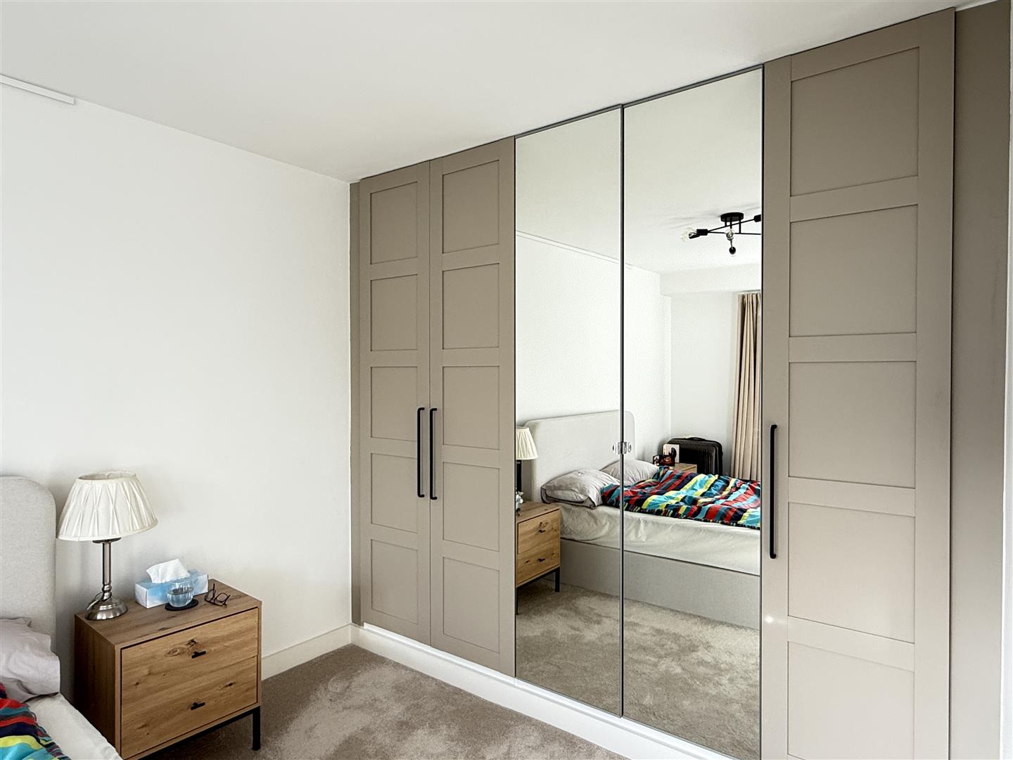 1 bed flat for sale in Southwick Street, London  - Property Image 5