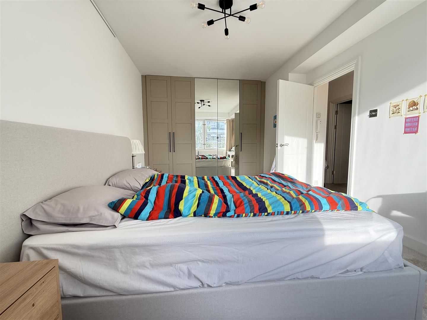 1 bed flat for sale in Southwick Street, London  - Property Image 2