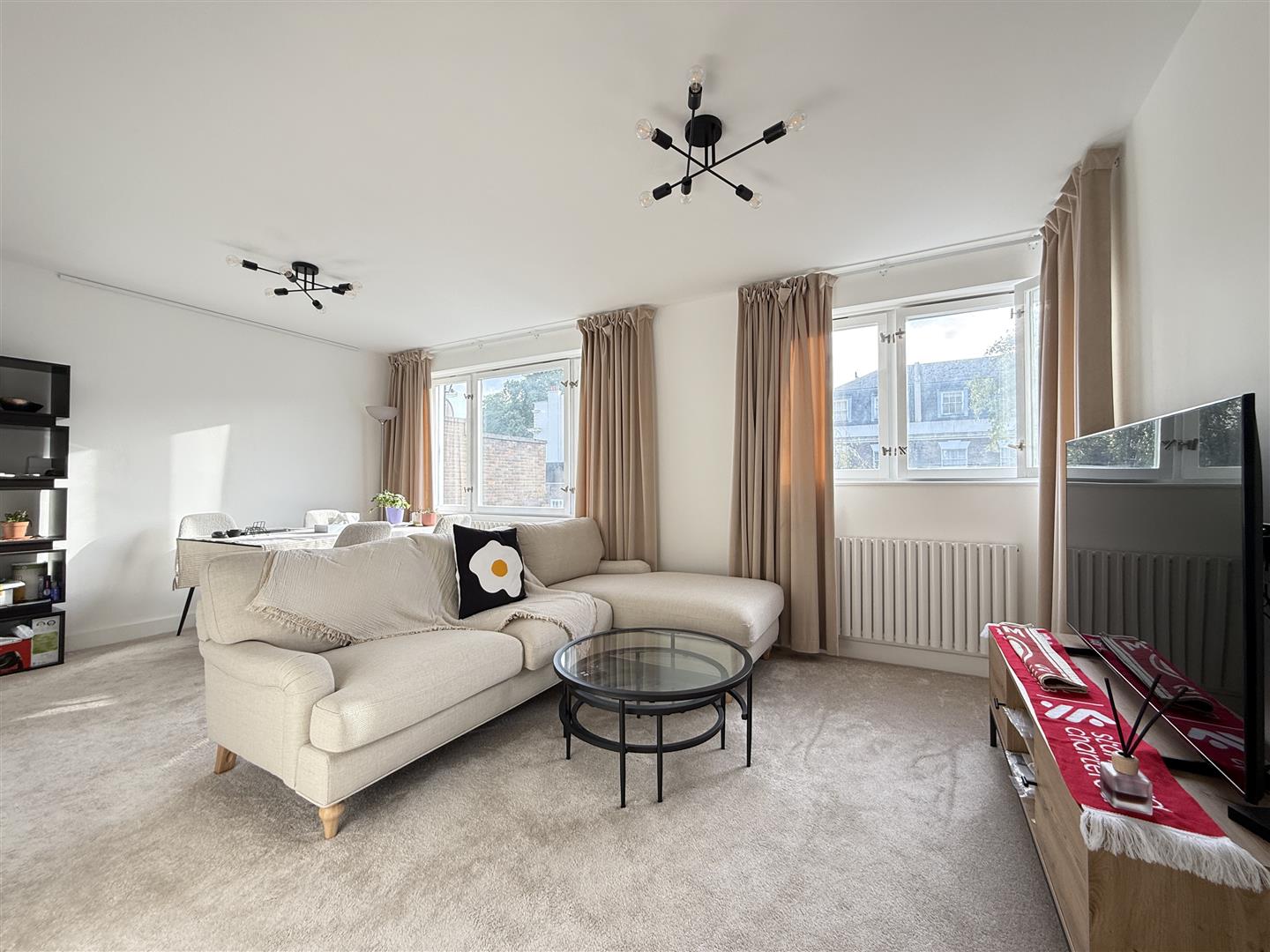 1 bed flat for sale in Southwick Street, London - Property Image 1
