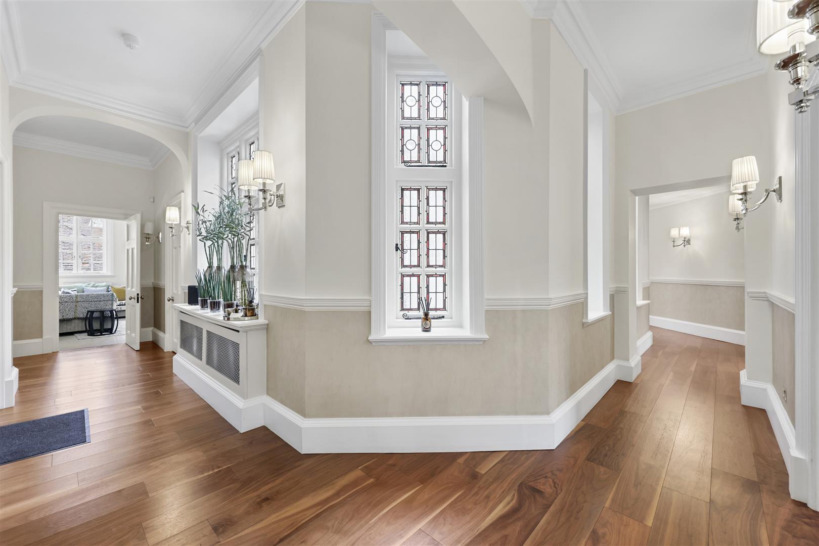 4 bed apartment for sale in Mount Street, London 5