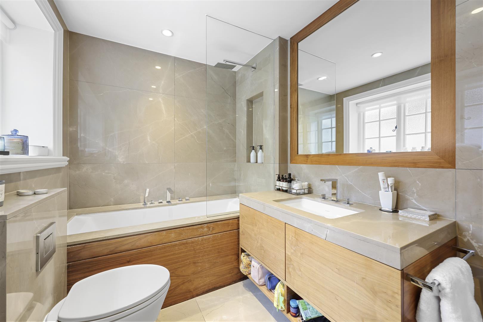 4 bed apartment for sale in Mount Street, London 40