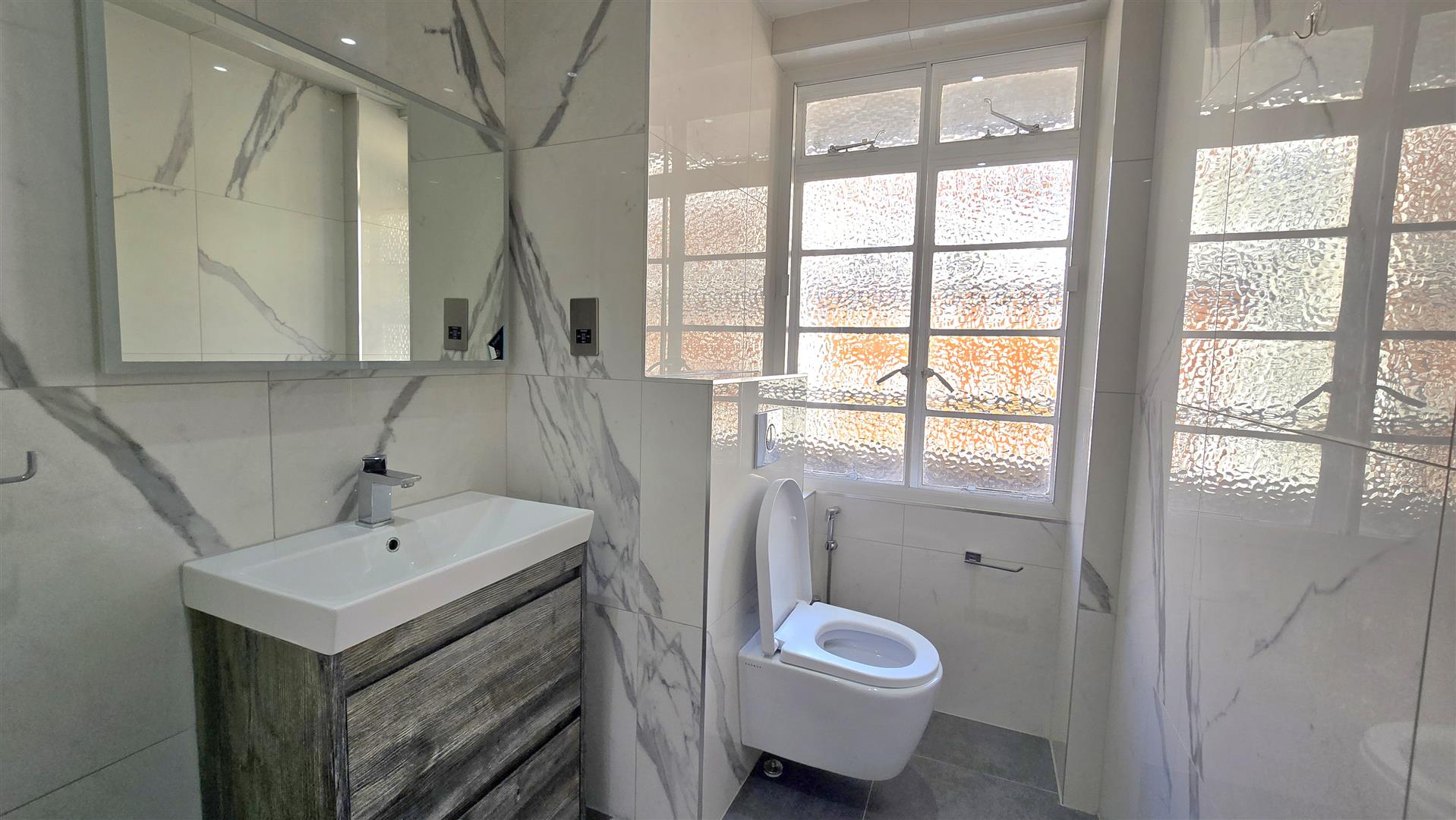 3 bed flat for sale in Gloucester Place, London 20