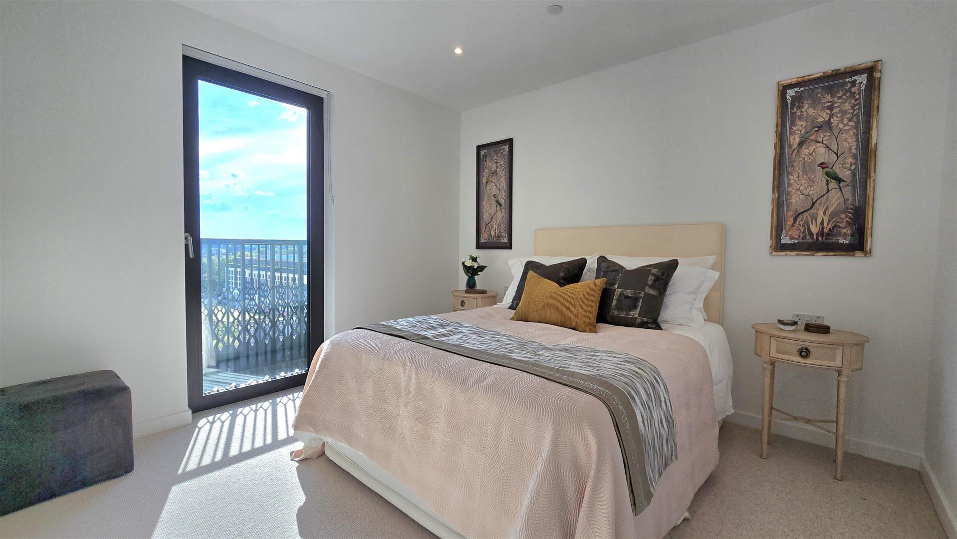 2 bed flat for sale in Alba Square, London  - Property Image 12