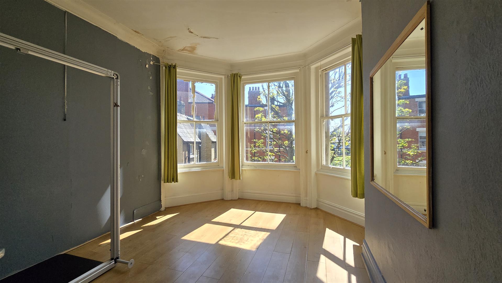 3 bed flat for sale in Elgin Avenue, London 8